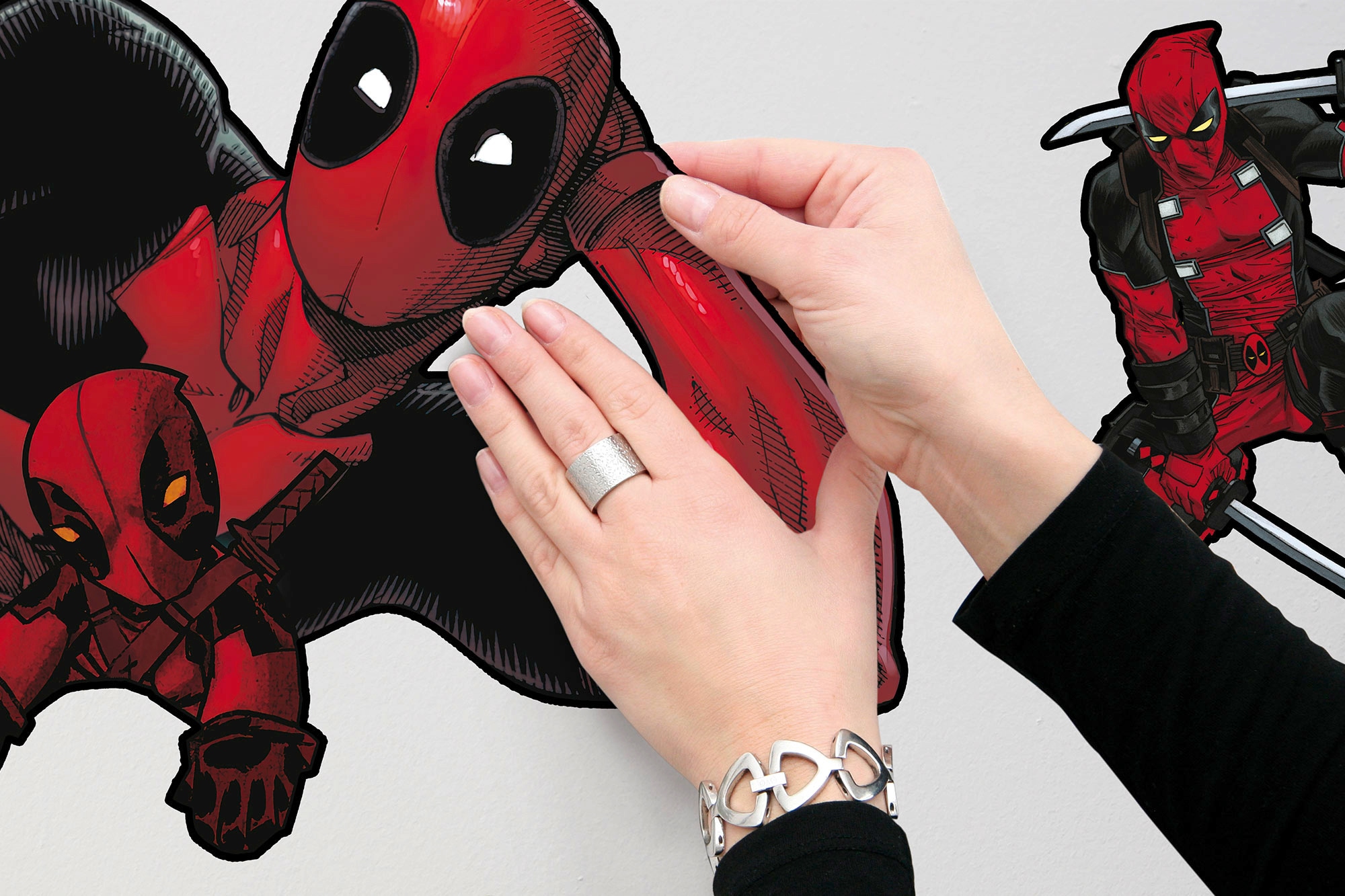 Komar Wandtattoo »Deadpool Posing«, (8 cm Höhe), Wandtattoo x 100x70 BAUR St.), | (Breite selbstklebendes