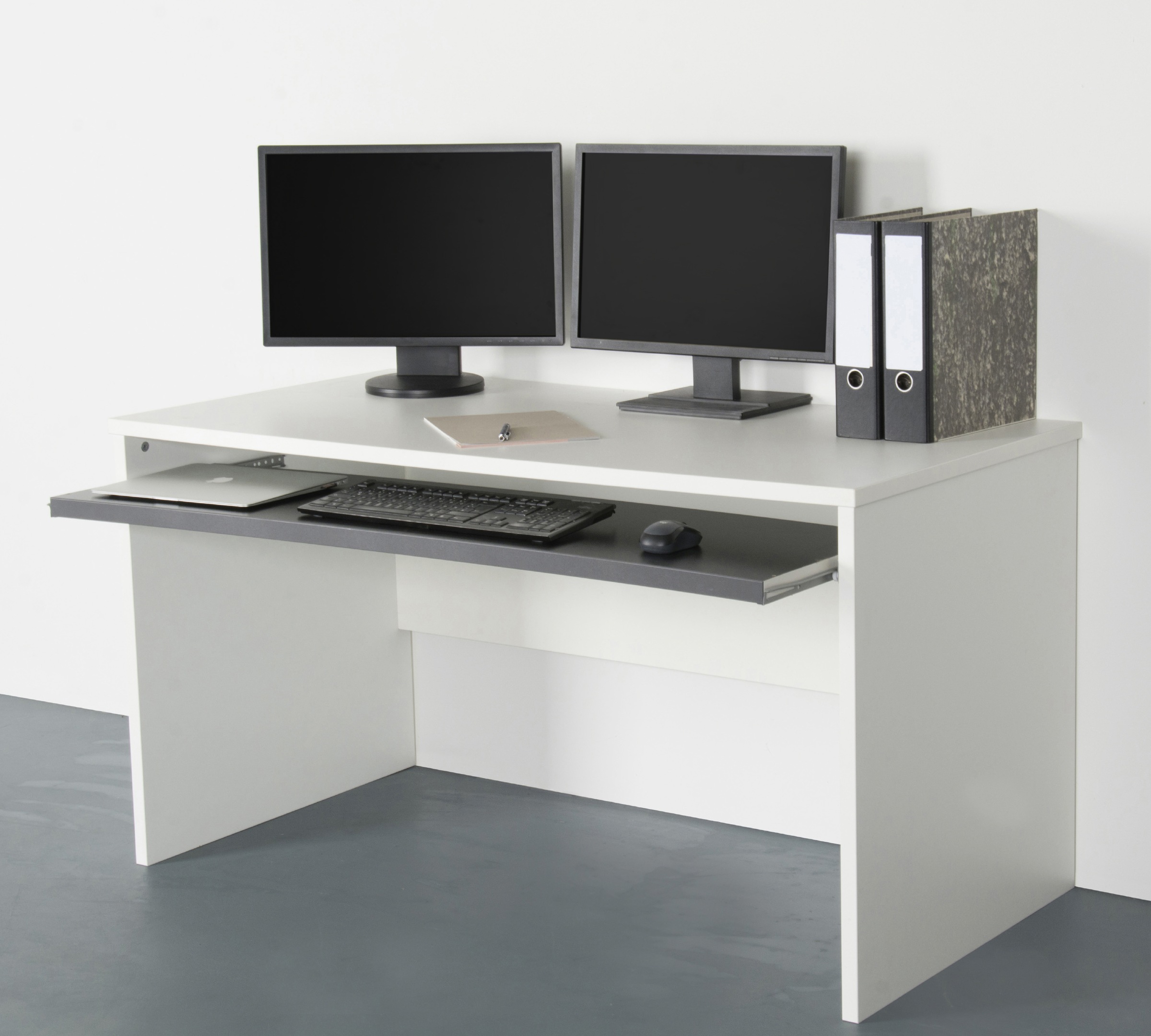 VOGL Möbelfabrik Schreibtisch »Barrie«, 2-farbiger Tablarauszug, Breite 137 cm, Made in Germany