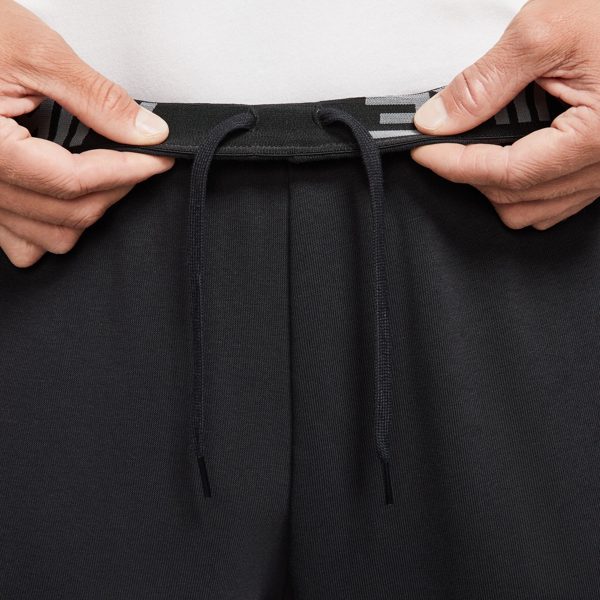 Nike Trainingshose »DRI-FIT MEN'S TAPERED TRAINING PANTS«