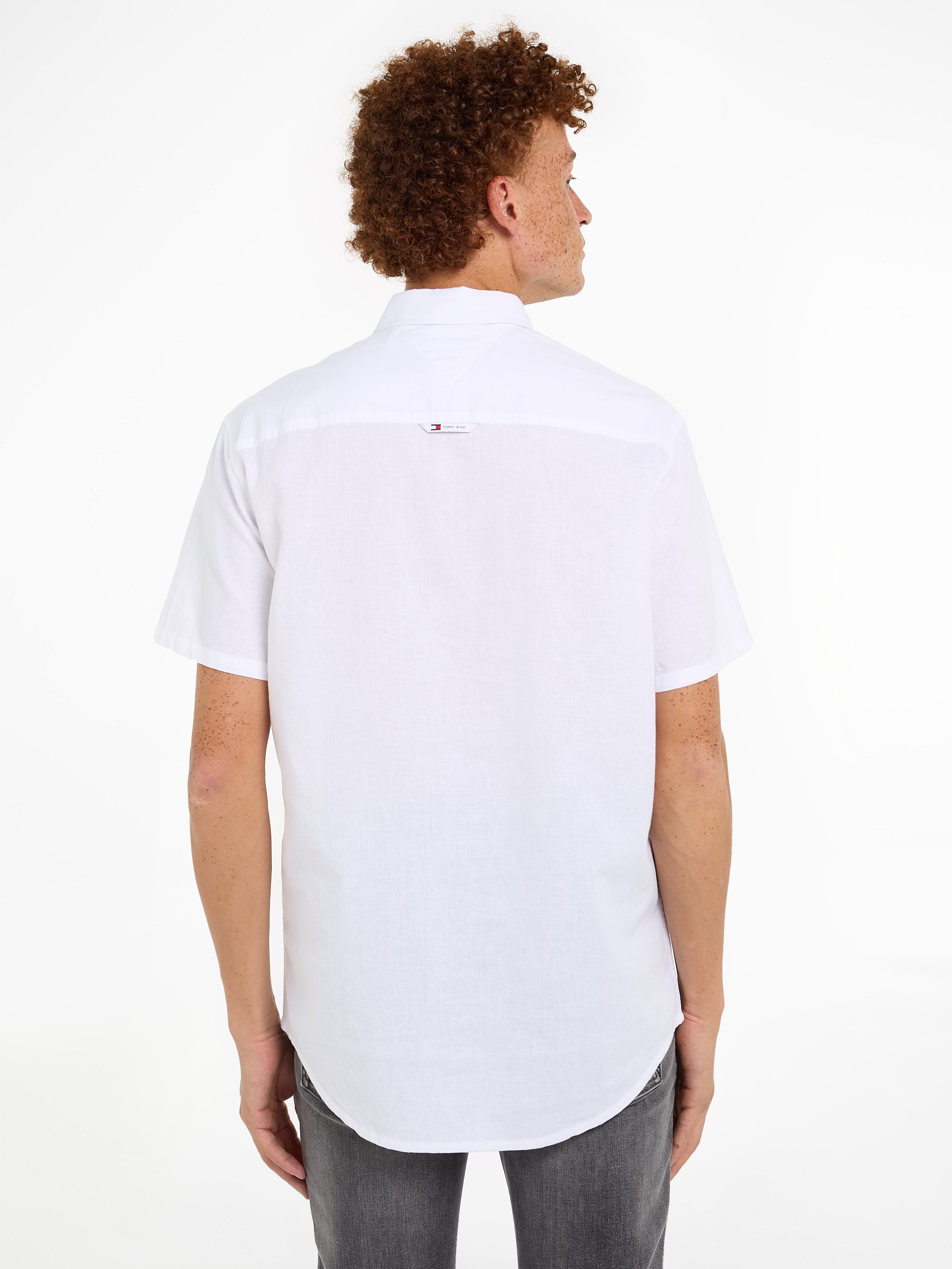 Tommy Jeans Kurzarmhemd »TJM REG LINEN BLEND SS SHIRT«, mit Logostickerei