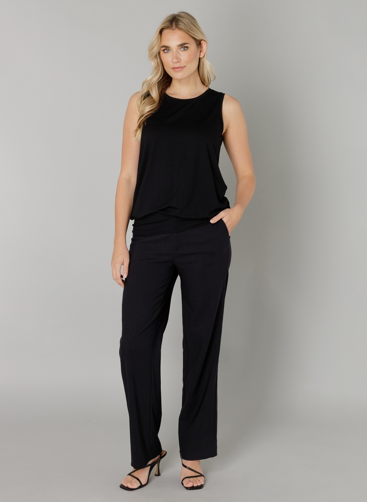 Thumbnail - Base Level Shirttop "Yasmin" 1-Kopfverschluss im Nacken