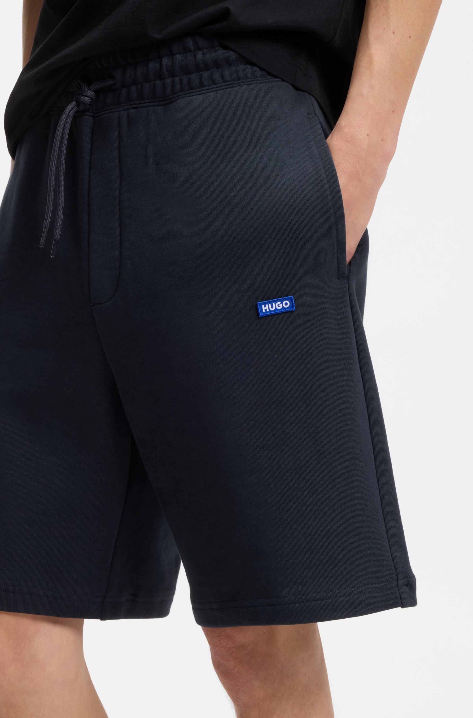 HUGO Blue Sweatshorts "Nasensio" mit Markenlabel günstig online kaufen