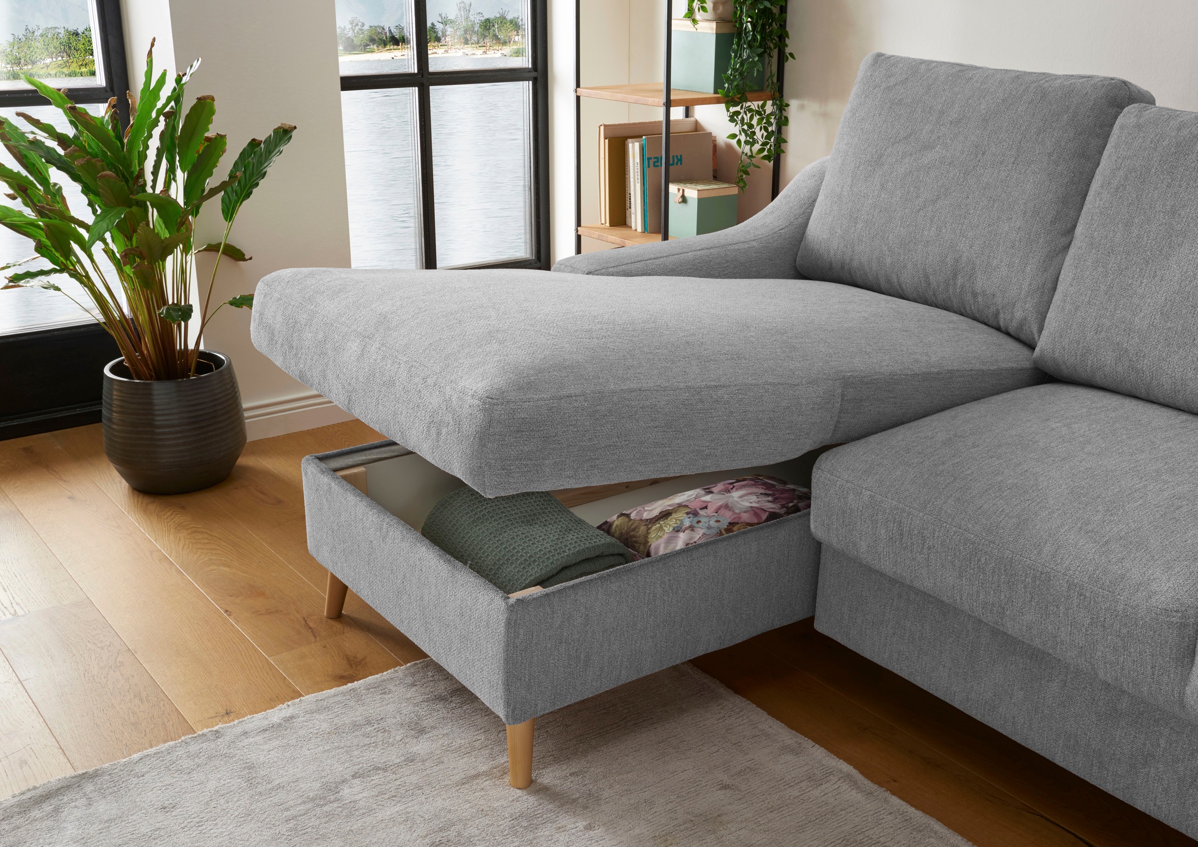 INOSIGN Ecksofa »Valentina L-Form«, 2 Zierkissen, mit Seitentasche, ausziehbarer Liegefläche, Bettkasten