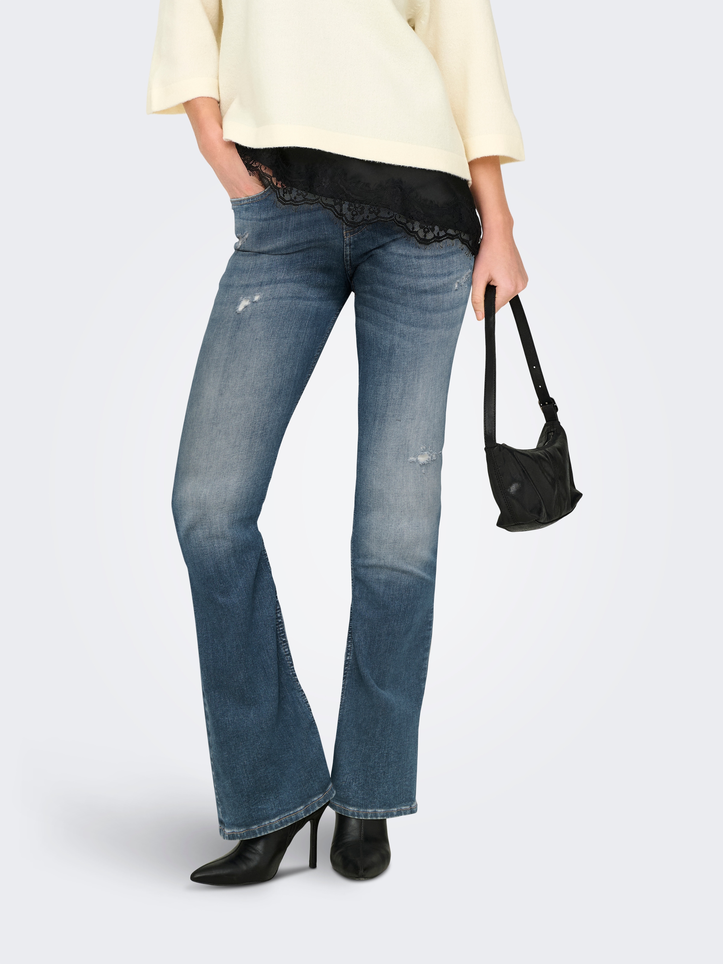 Bootcut-Jeans ONLY "ONLBLUSH MID WAIST FLARED DNM REA1099", Damen, Gr. XS, Länge 32, medium blau denim detail:destroy, Denim/Jeans, Obermaterial: 92% Baumwolle, 6% Elastomultiester, 2% Elasthan, ausgestellt lang, Jeans, mit dezentem Used-Look