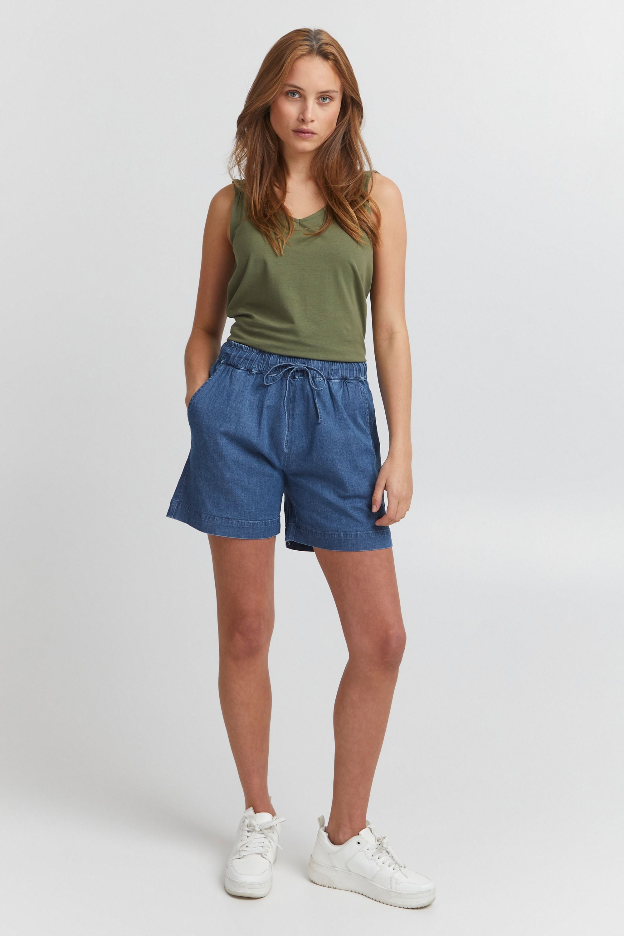 OXMO Shorts »Jeansshorts OXLillith«