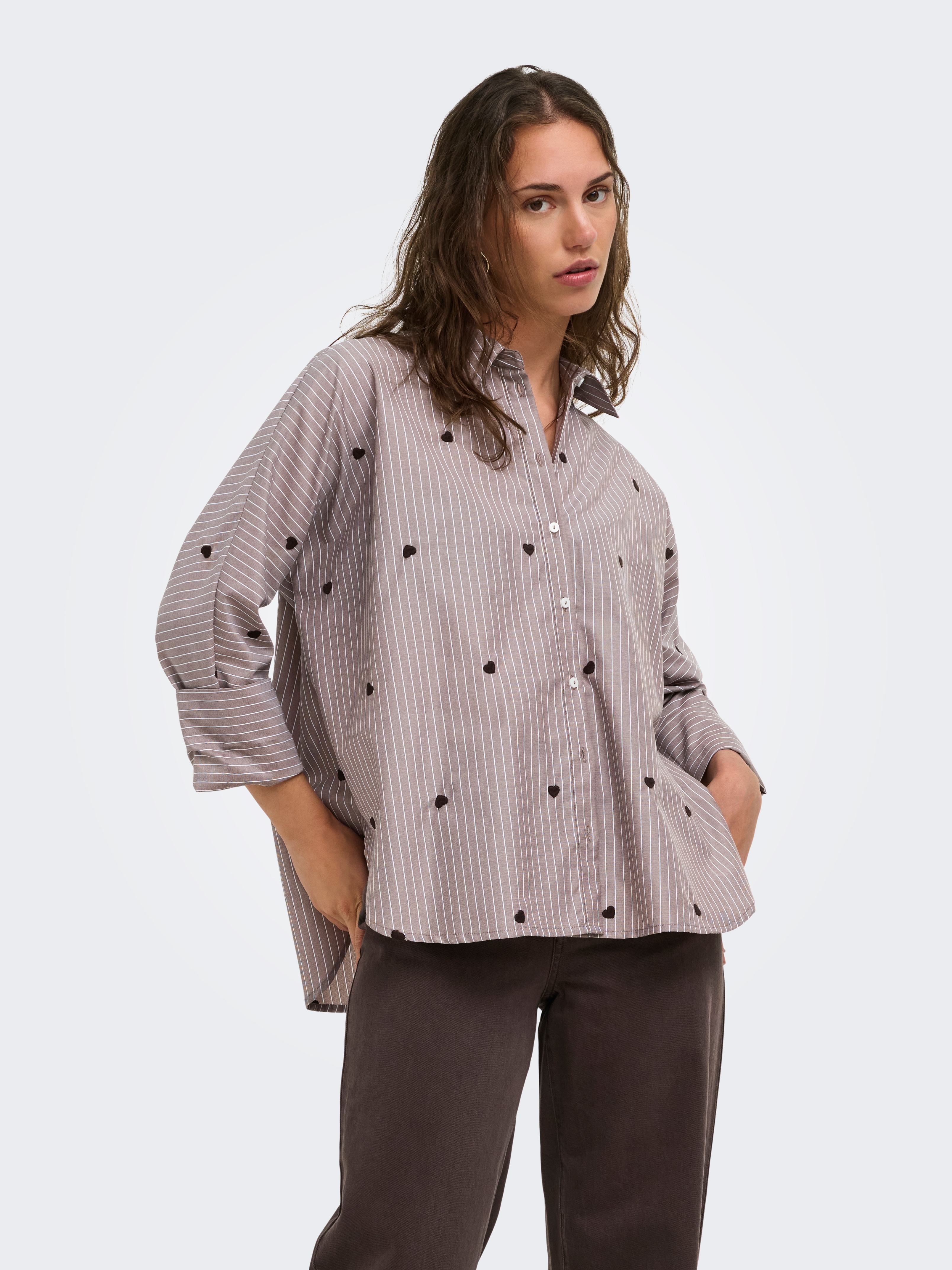 ONLY Hemdbluse "ONLNEW LINA GRACE LS STRIPE EMB SHIRT" Materialmix, Herzchen Stickerei