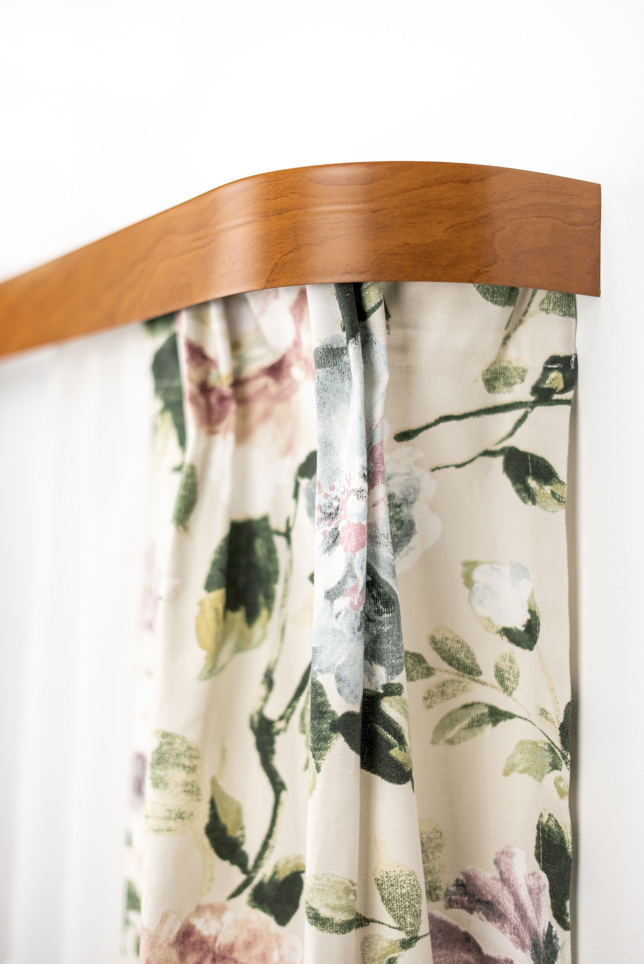 GARESA Schienensystem »Kunststoffschiene mit Blende« 3 läufig-läufig Wunschmaßlänge seitlich mit 2 Rundbögen (kein Spalt zwischen Vorhang und Wand!)