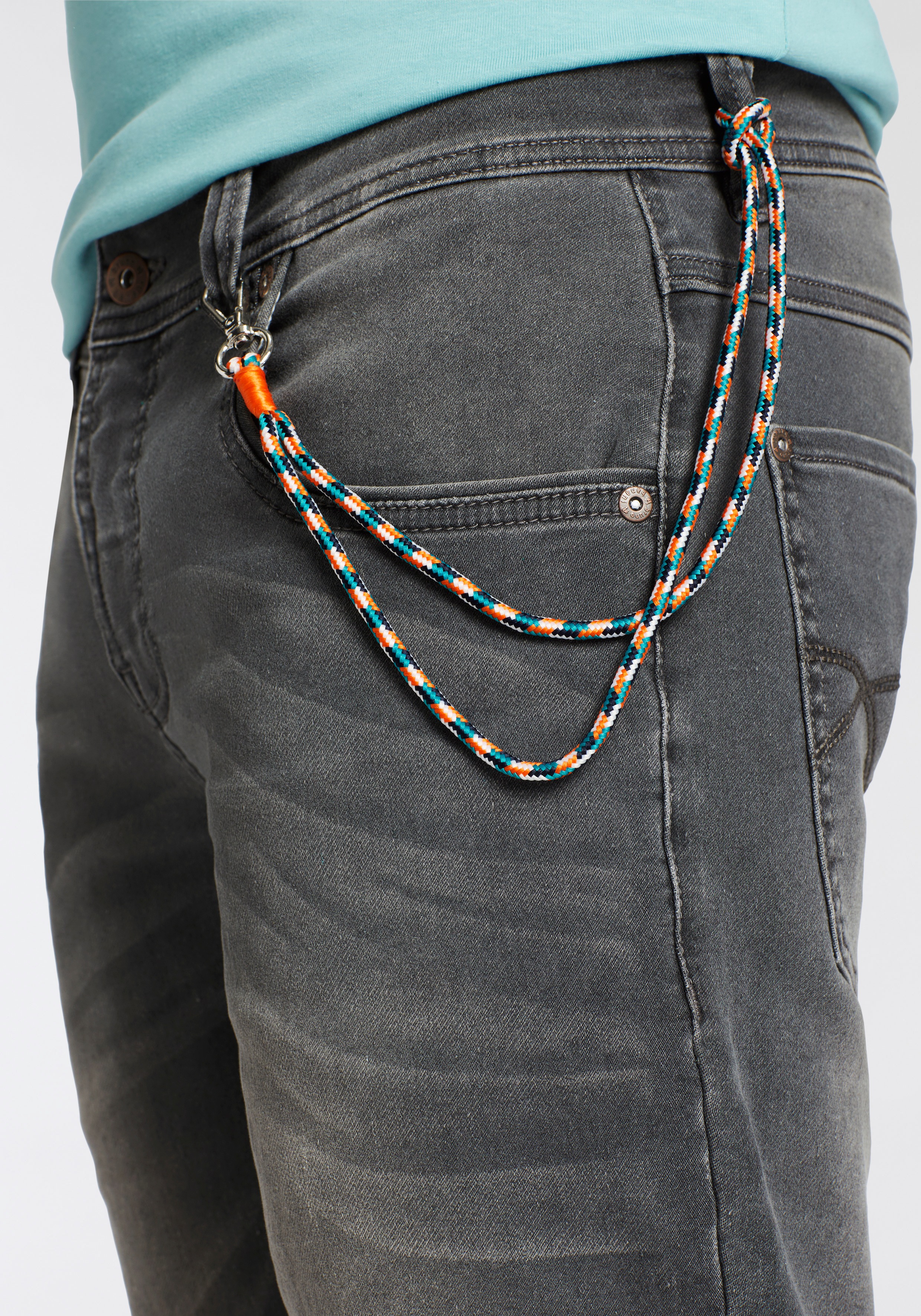 Thumbnail - Bruno Banani Jeansshorts Set, mit Band, 2 Stk. tlg. bequemer Sitz, gerade Beinform, mit praktischen Taschen