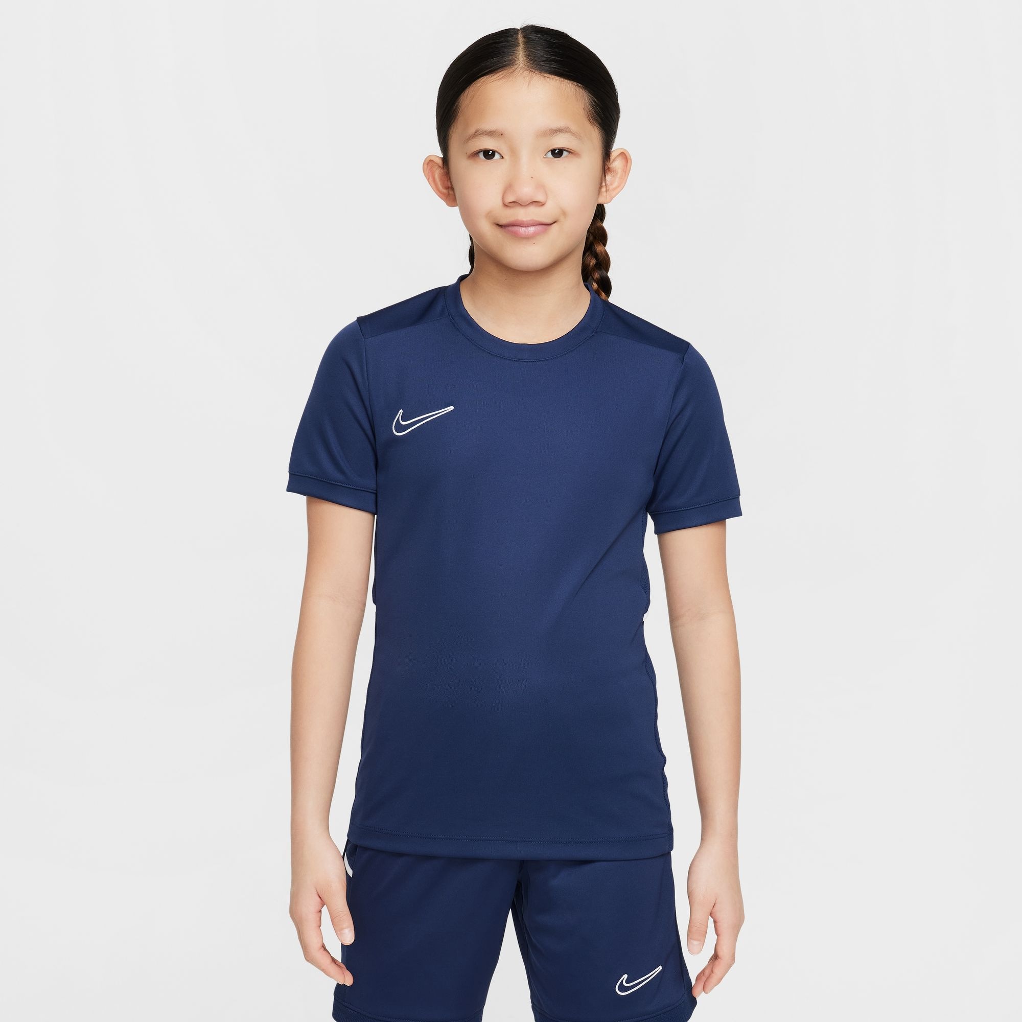 Trainingsshirt NIKE "Nike Academy Big Kids' Dri-FIT Soccer Top", Jungen, Gr. M, midnight nav, Obermaterial: 100% Polyester, Shirts, für Jugendliche, für Fußball, atmungsaktiv, schnelltrocknend