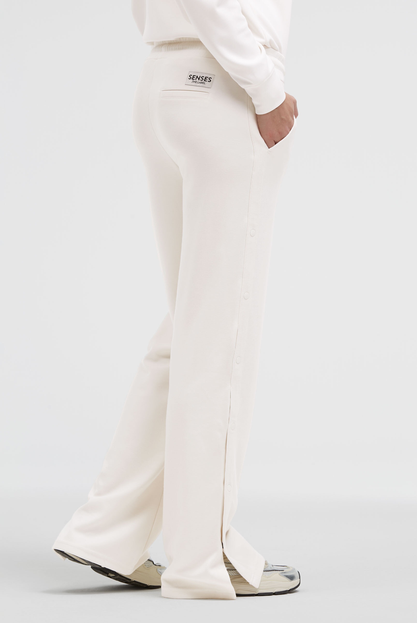 SENSES.THE LABEL PAINT:ERLY Women's Trousers White XXL 2