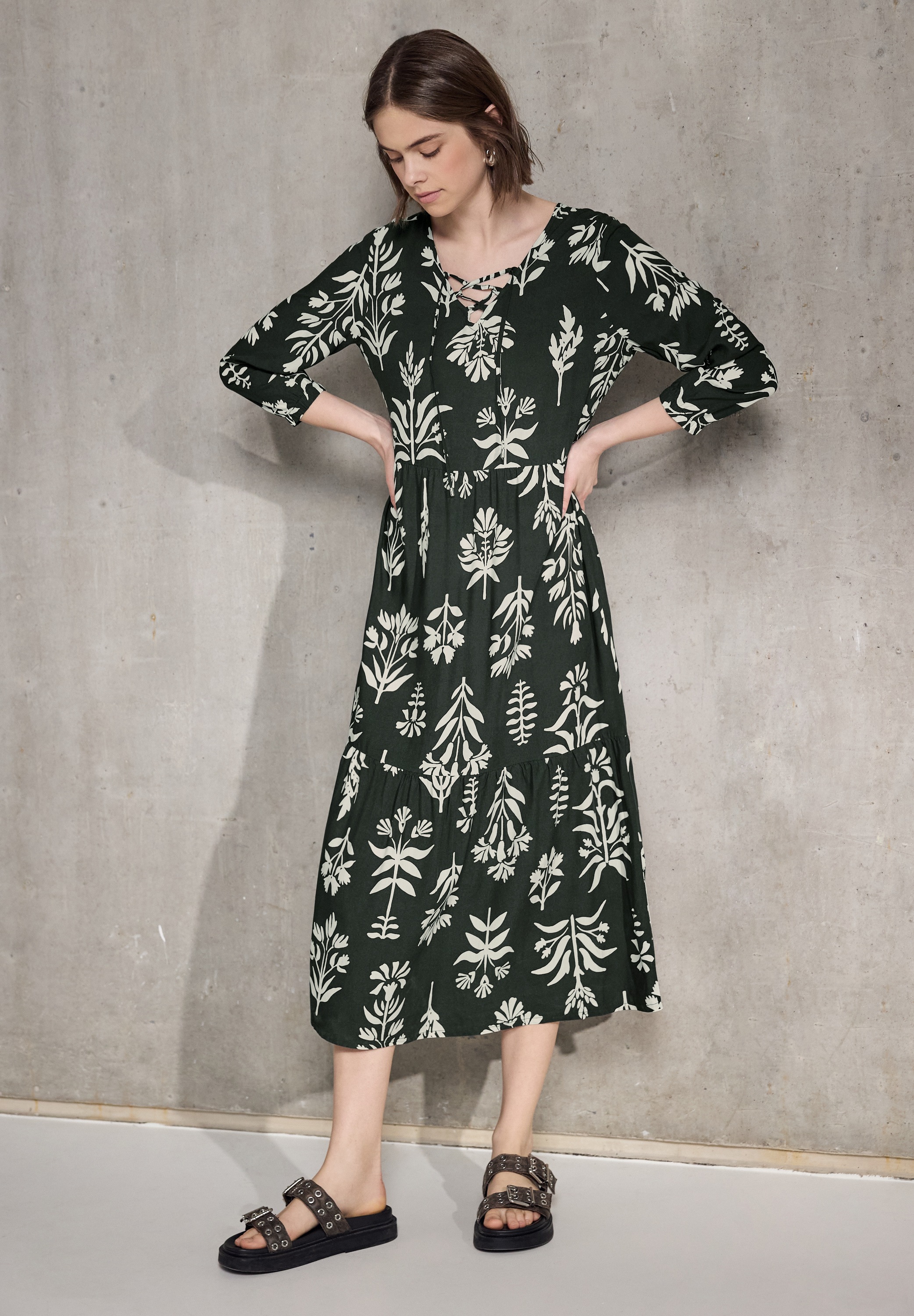 STREET ONE STUDIO Midikleid Ohne Taschen mit allover Blumenprint günstig online kaufen