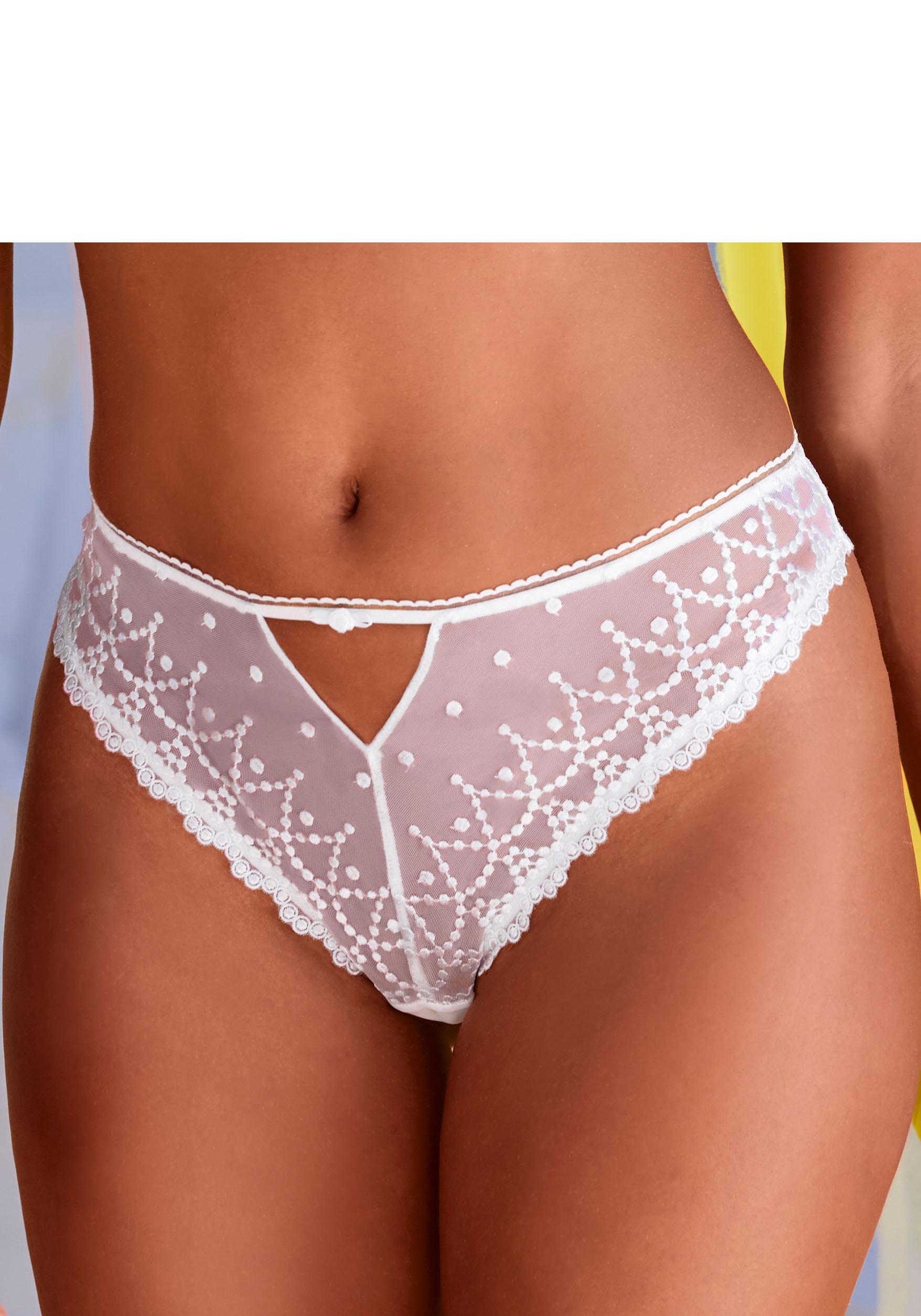 LASCANA String "Fabia" aus edler Stickereispitze in dezent transparenter Optik