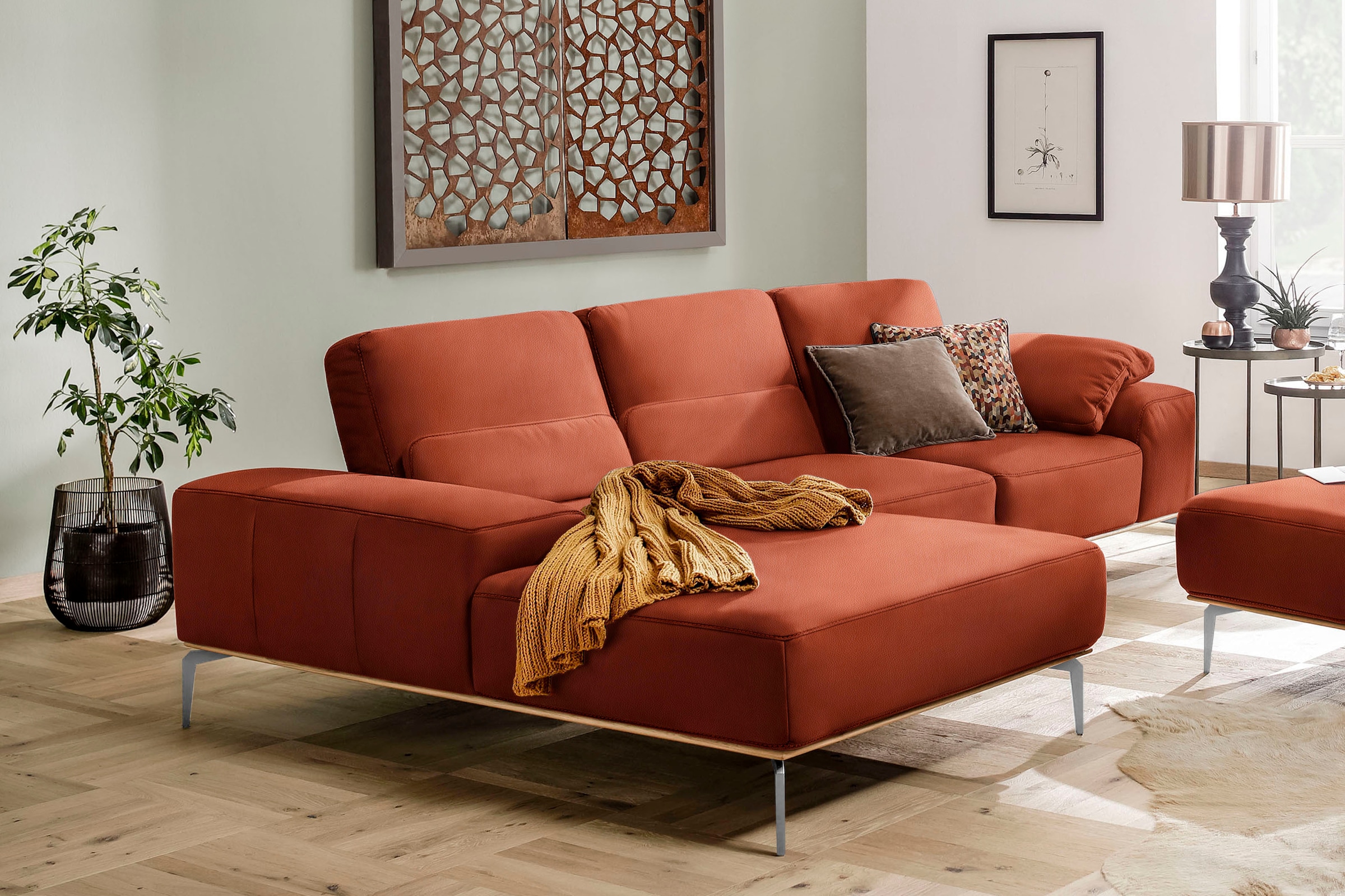 W.SCHILLIG Ecksofa "run, Designsofa, bequem, L-Form" mit elegantem Holzsockel, Füße in Chrom glänzend, Breite 299 cm