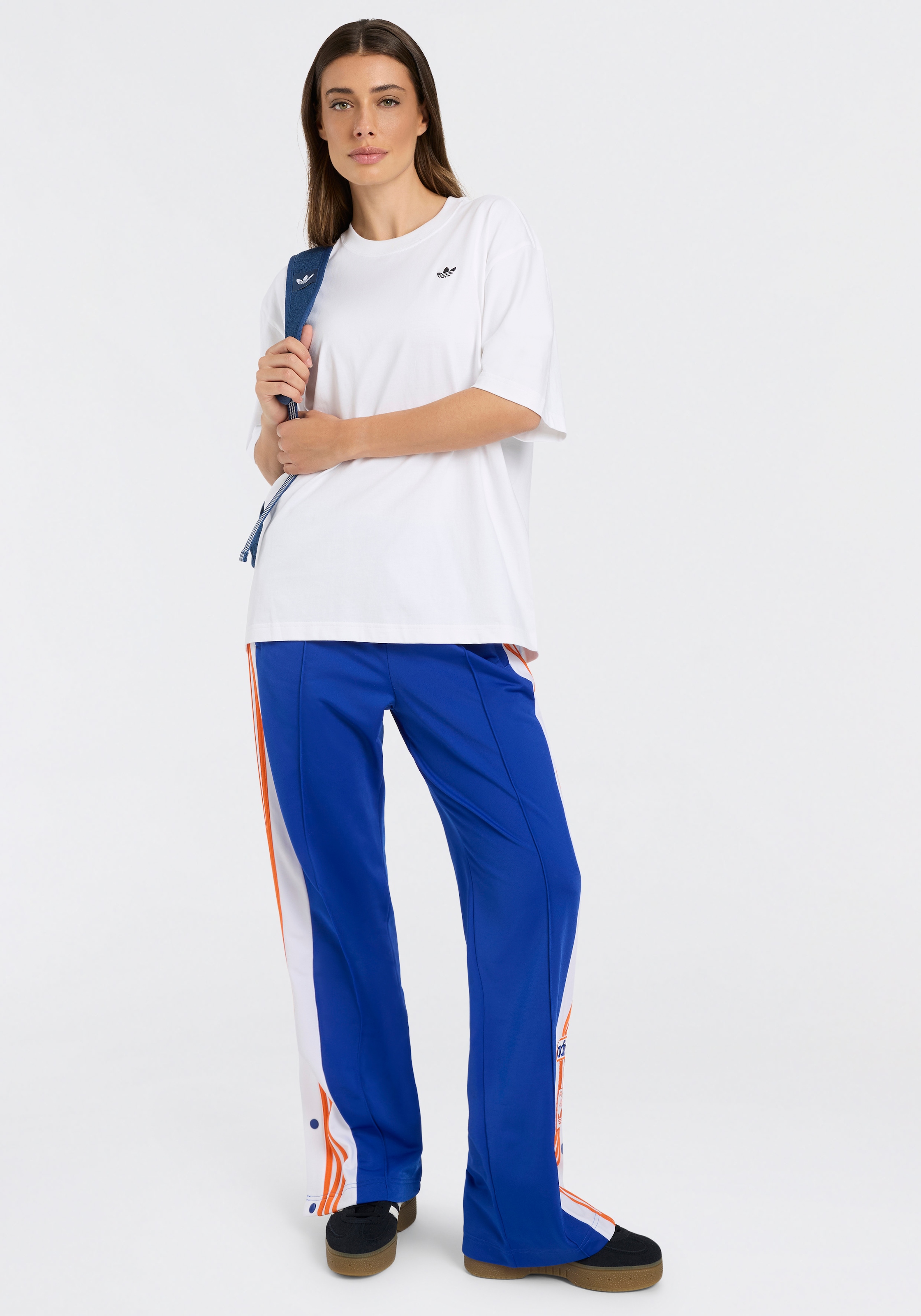 adidas Originals T-Shirt »ESSENTIALS, BOYFRIEND-FIT« für Erwachsene, mit Kurzarm, ohne Verschluss