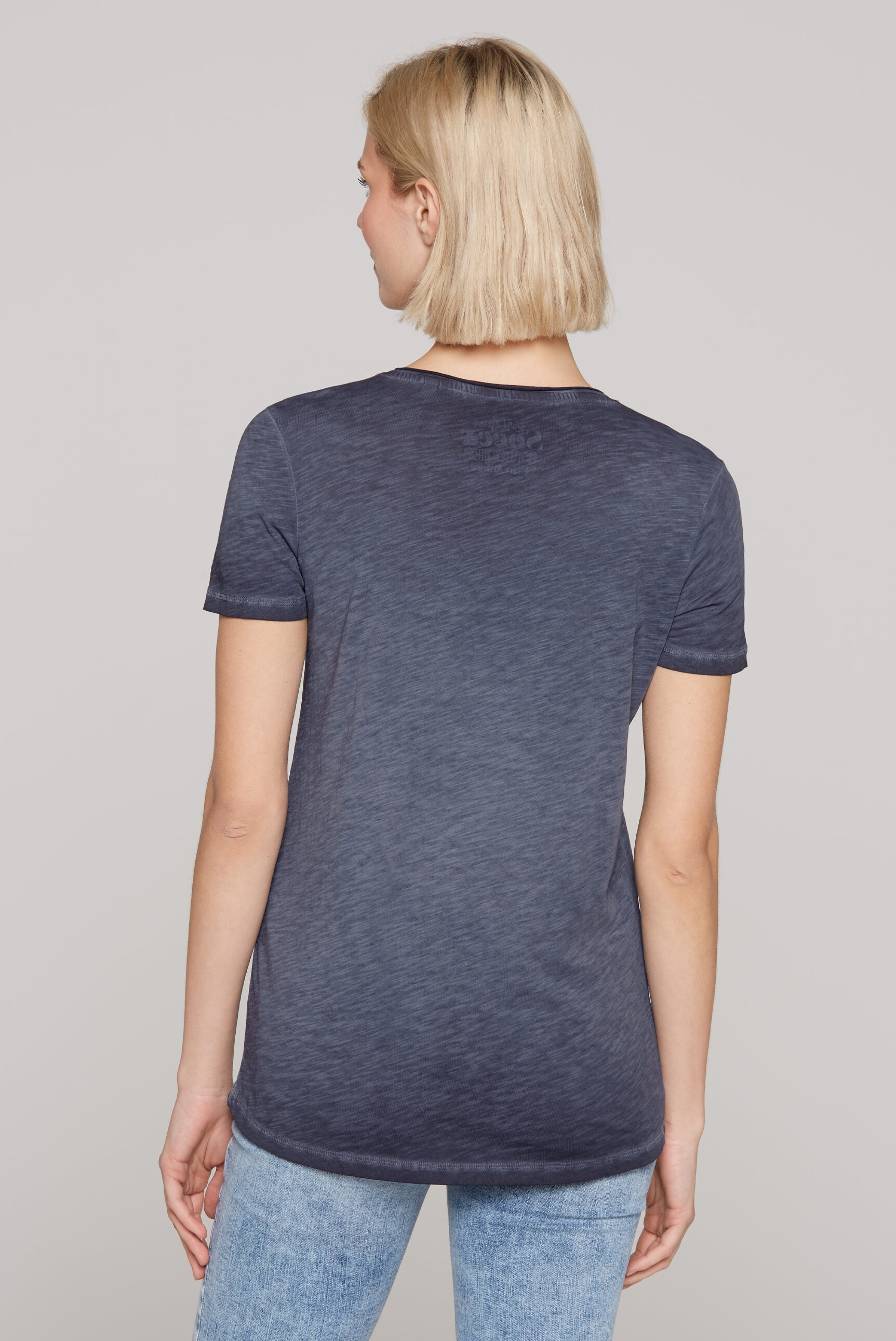 SOCCX Rundhalsshirt, mit offener Kante am Ausschnitt