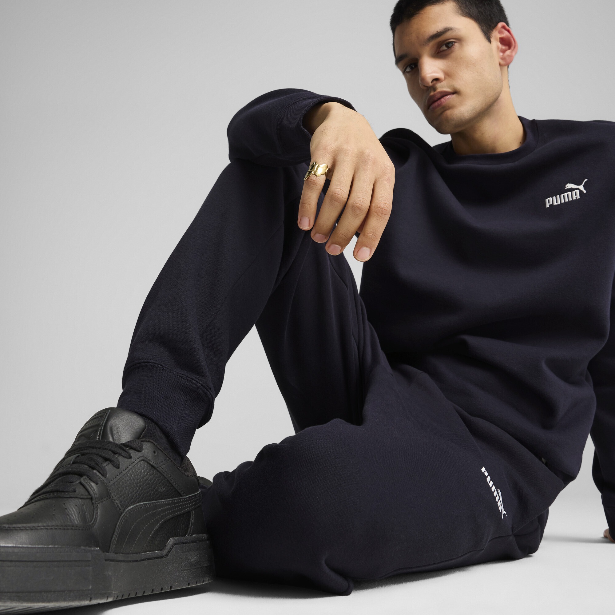 PUMA Sporthose »Essentials No. 1 Logo Jogginghose Herren«