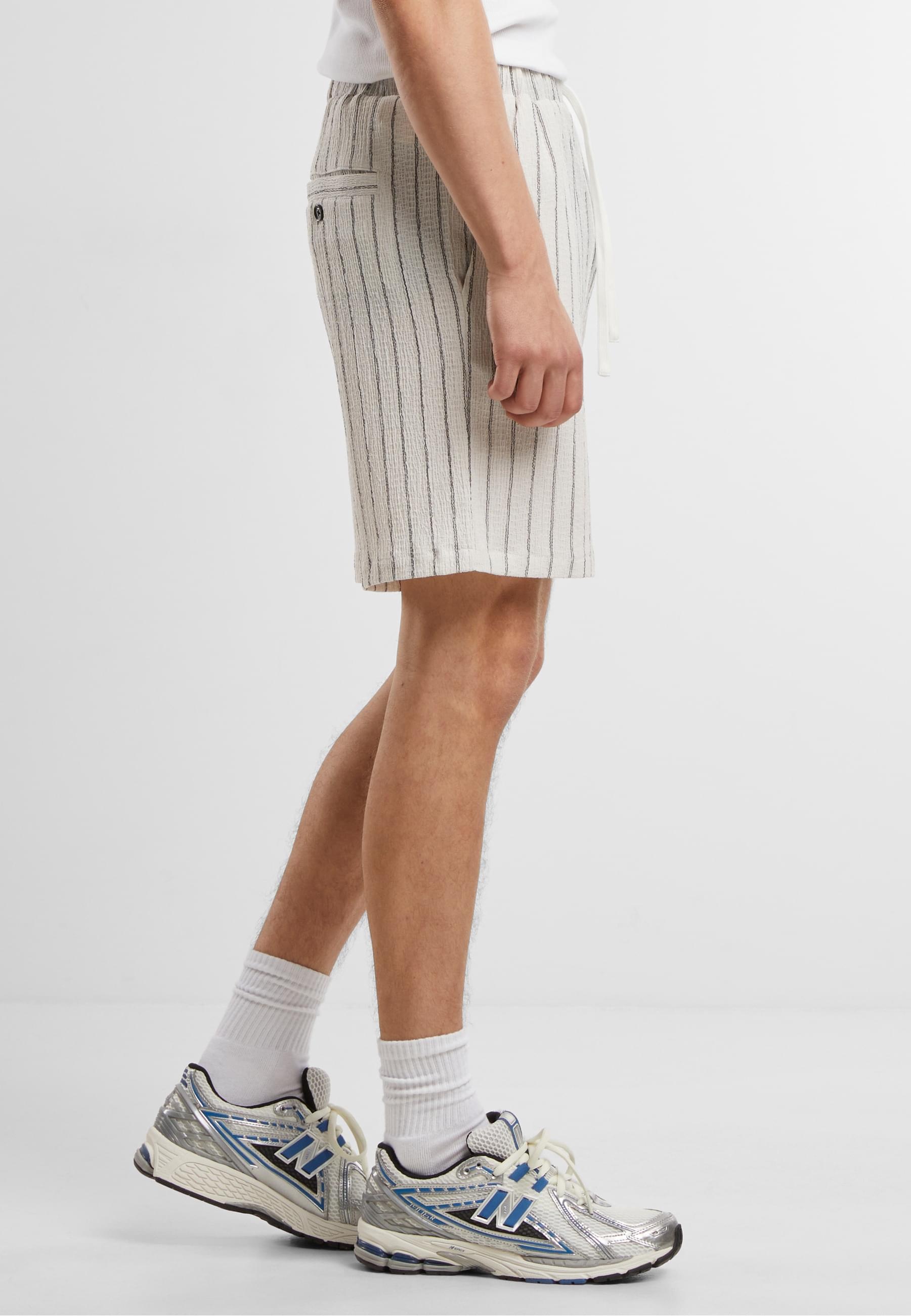 URBAN CLASSICS Shorts »Urban Classics Striped Crinkle Resort Shorts«, (1 tlg.)