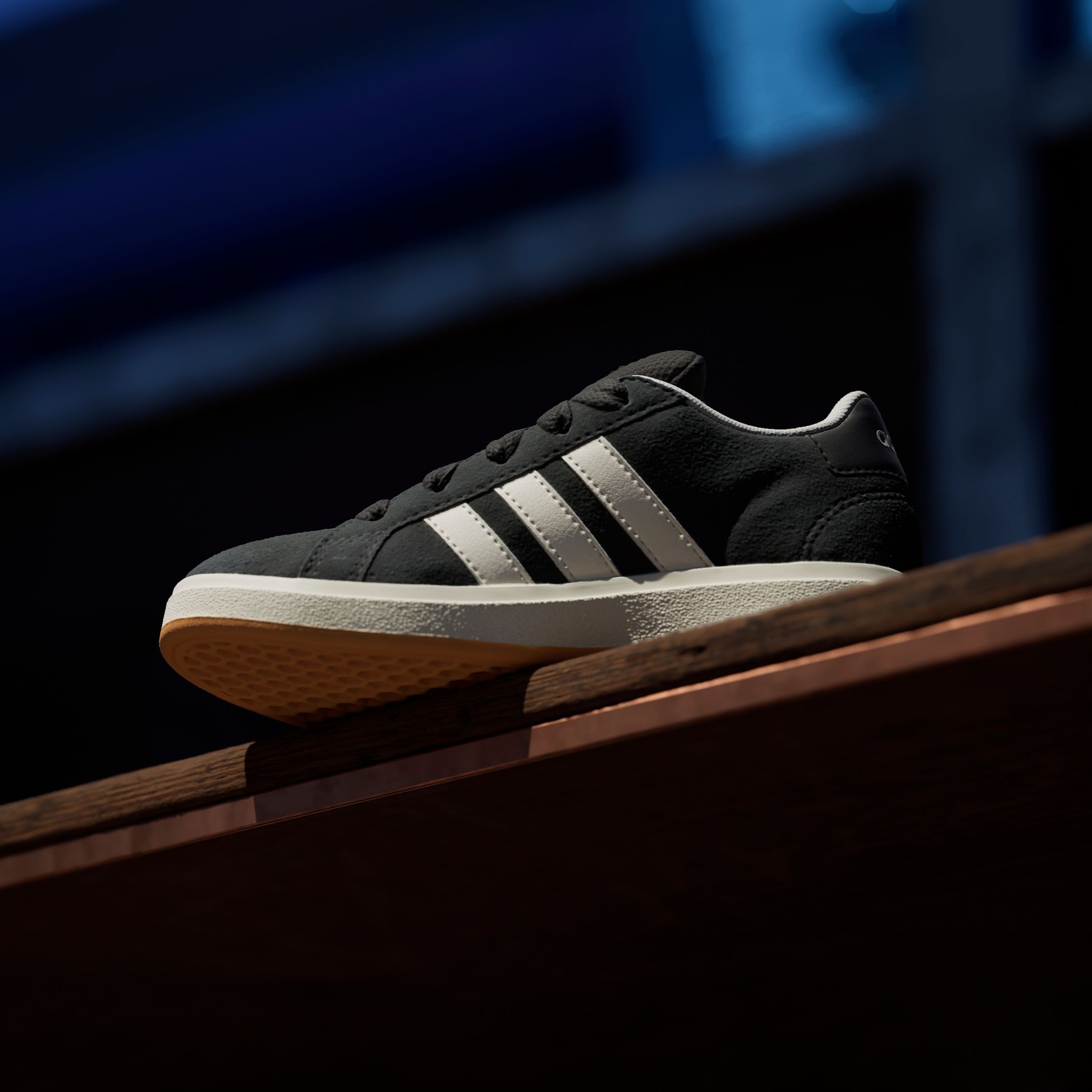 adidas Sportswear Sneaker »GRAND COURT 00S KIDS«, Design auf den Spuren des adidas Superstar