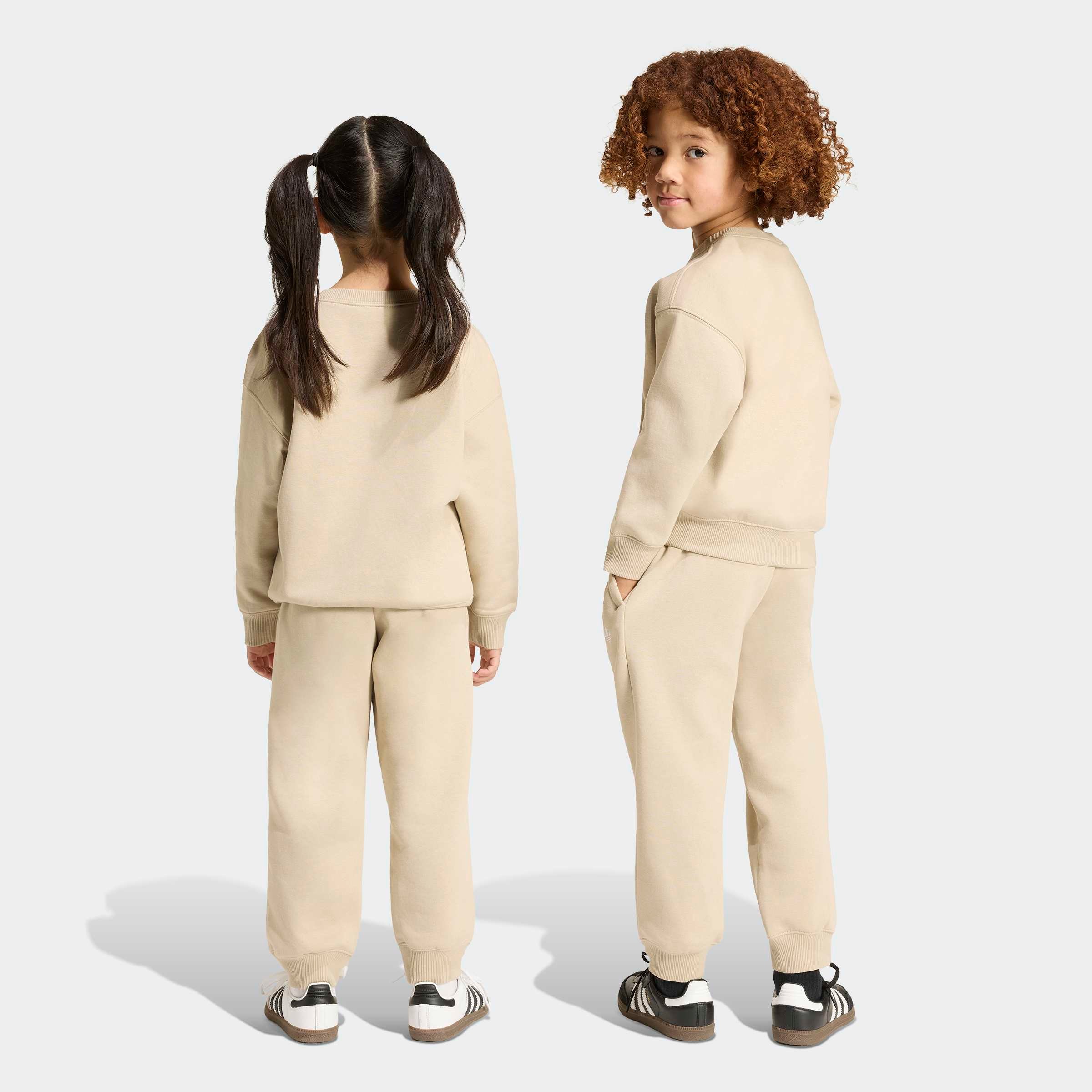 adidas Originals Trainingsanzug »CREW JOG SET« 2 für Kinder, zweiteiliges Set, aus Baumwolle