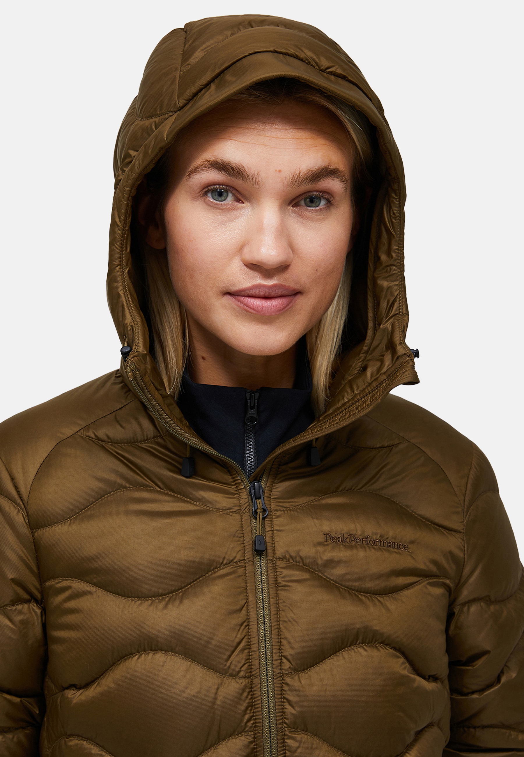 Peak Performance Daunenmantel »W Helium Down Parka« mit sportivem Design