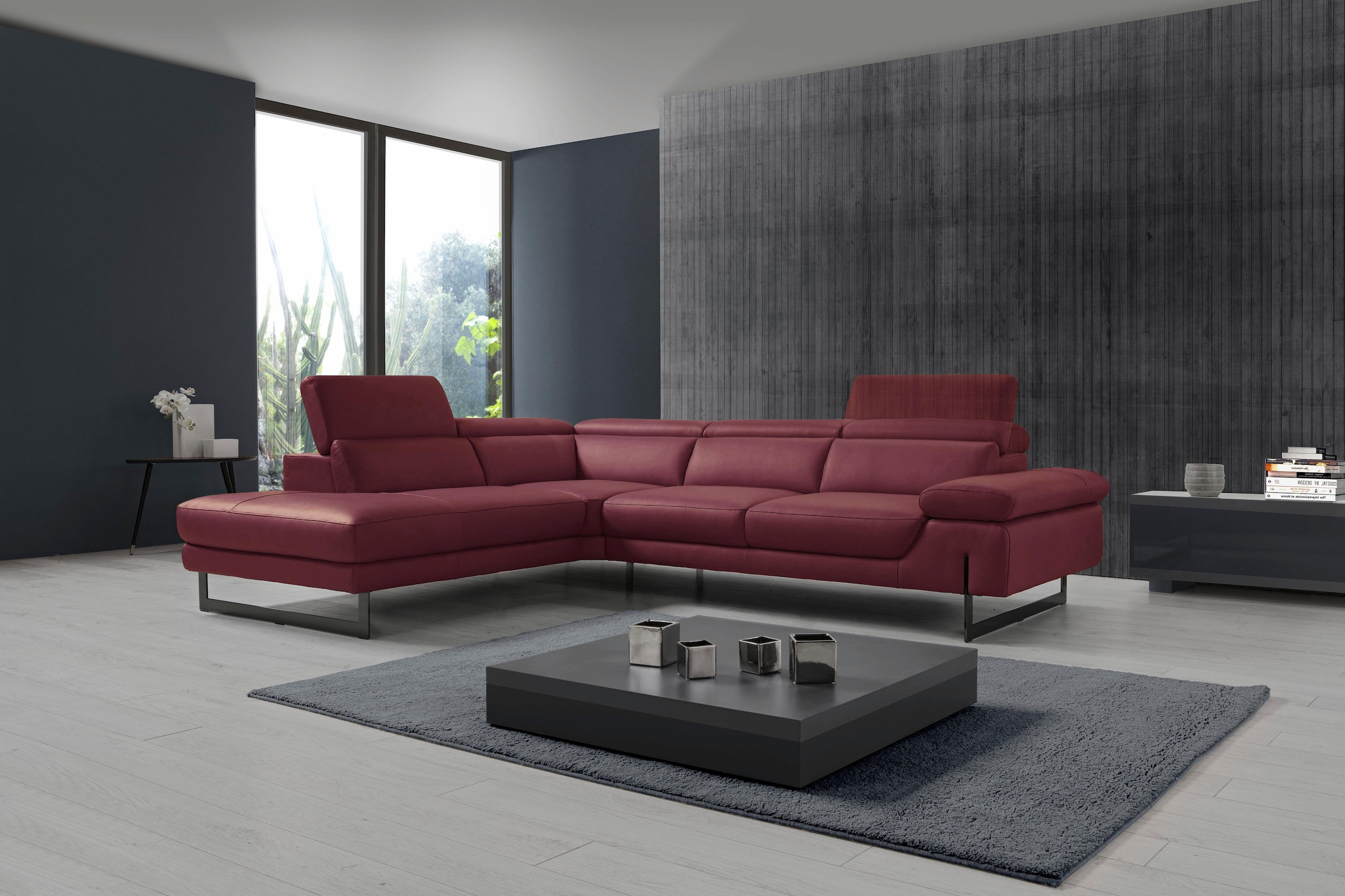Egoitaliano Ecksofa "Queenie, extravagantes Sofa mit erstklassigem Sitzkomfort, L-Form" mit verstellbarer Armlehne und Kopfteilen für Wohlfühlkomfort