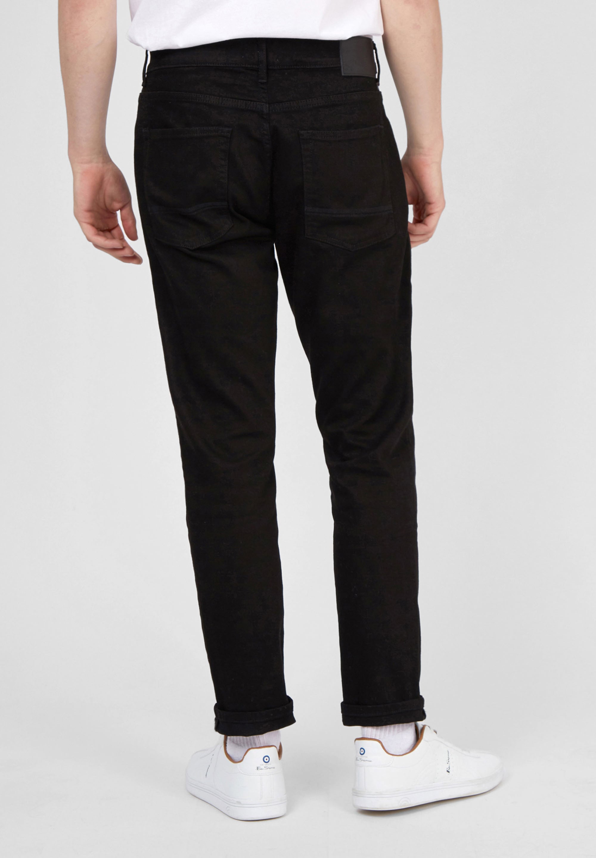 Ben Sherman Straight-Jeans »Straight Black Jean«, Gerade geschnittene schwarzgewaschene Jeans
