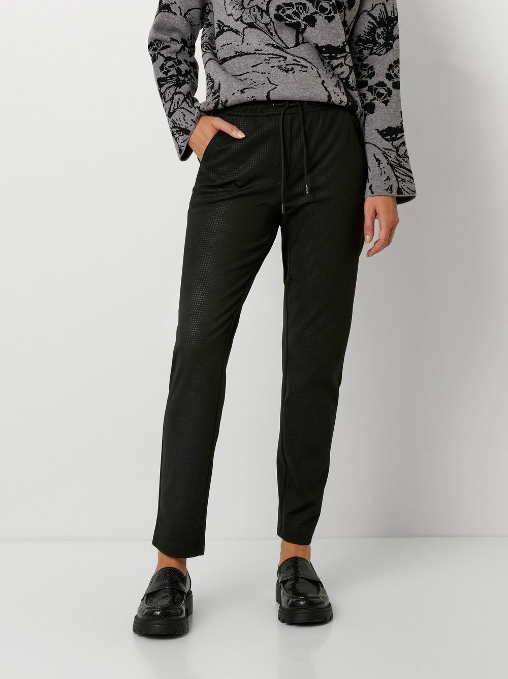 TONI Schlupfhose "Sue Modern Chic", Sommerhose mit feinem Muster günstig online kaufen