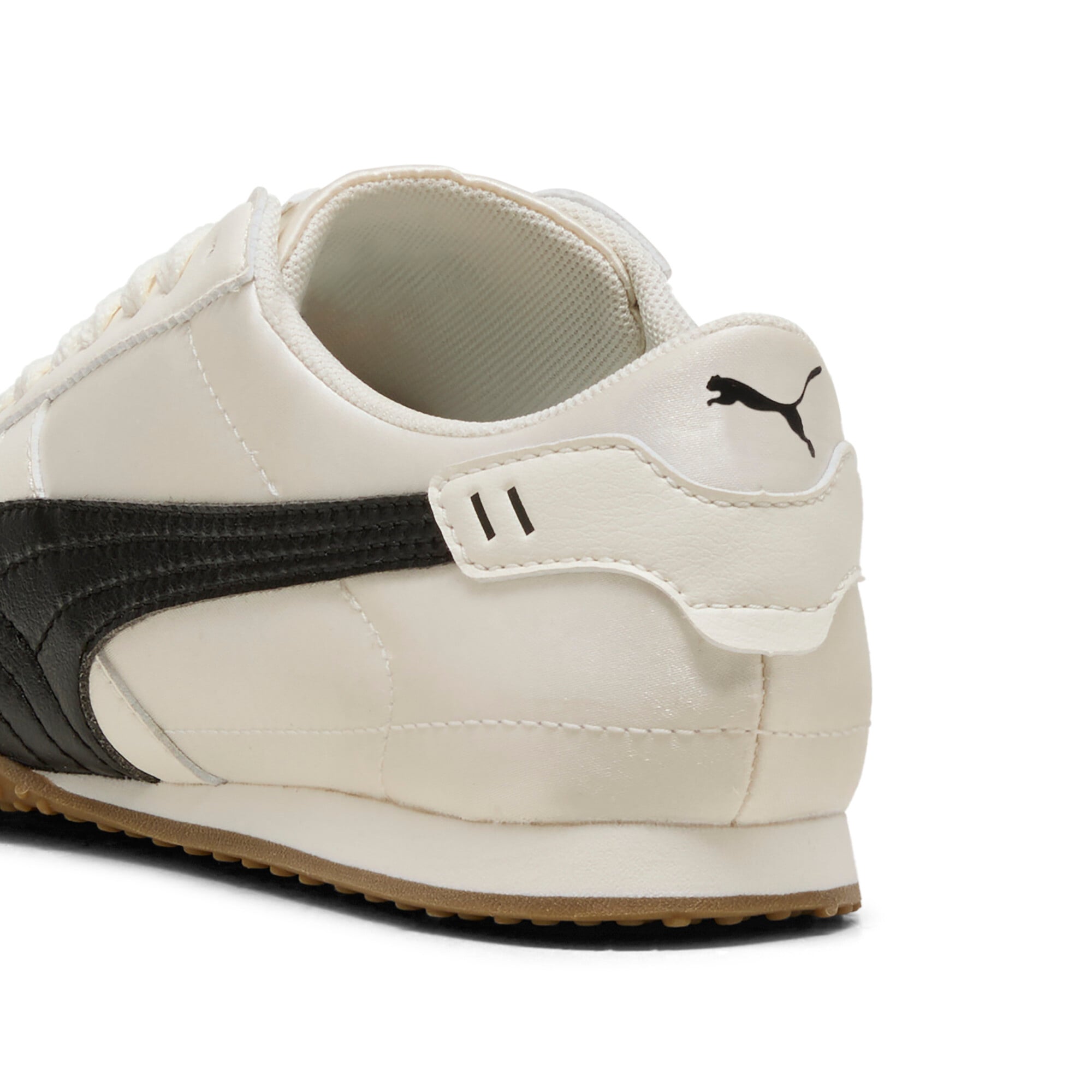 PUMA Sneaker »BELLA UT FC«  für Alltag, mit Schnürung, Laufsohle aus Gummi mit leichtem Profil