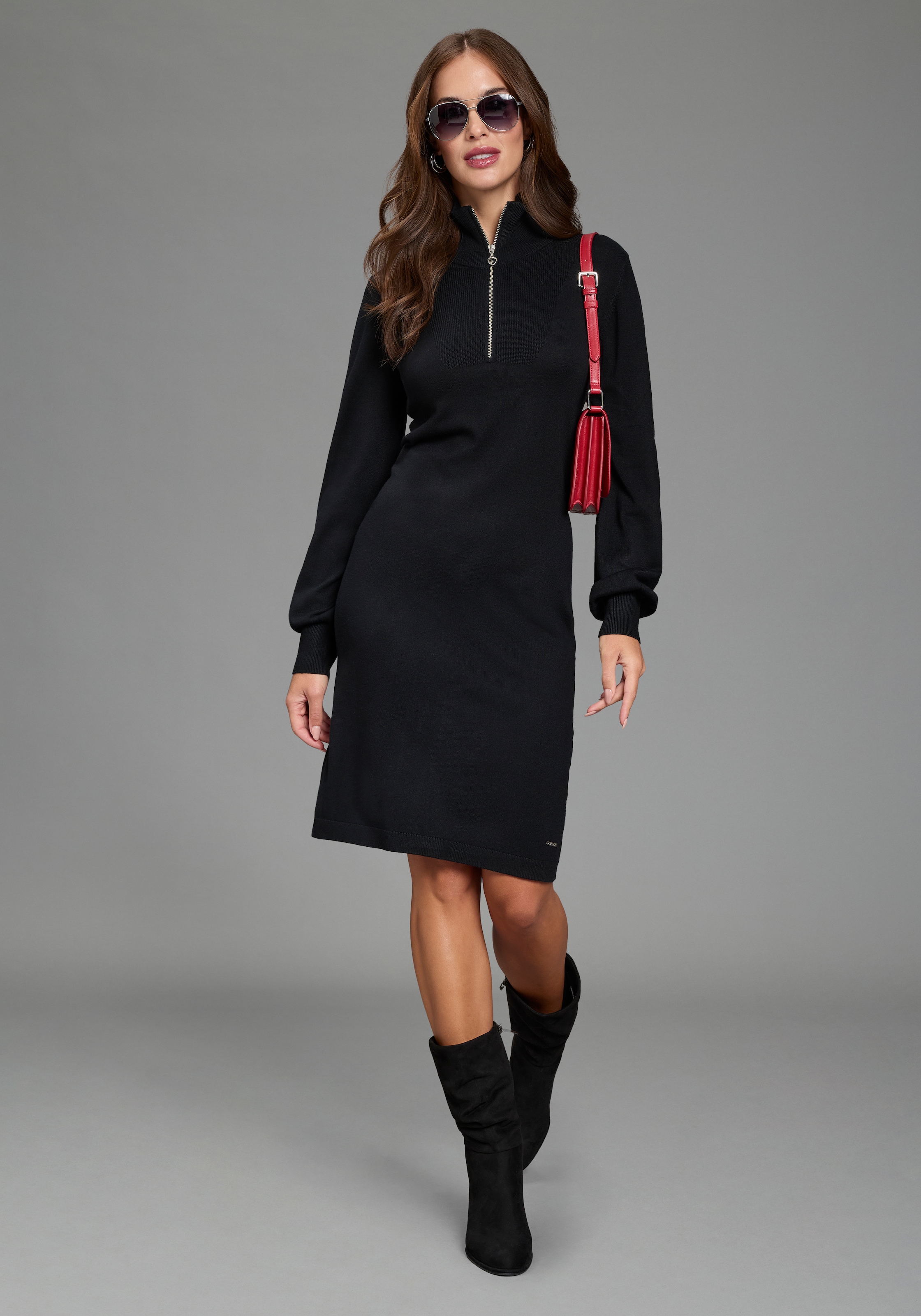 Laura Scott Strickkleid mit Troyer Kragen in Mini Form