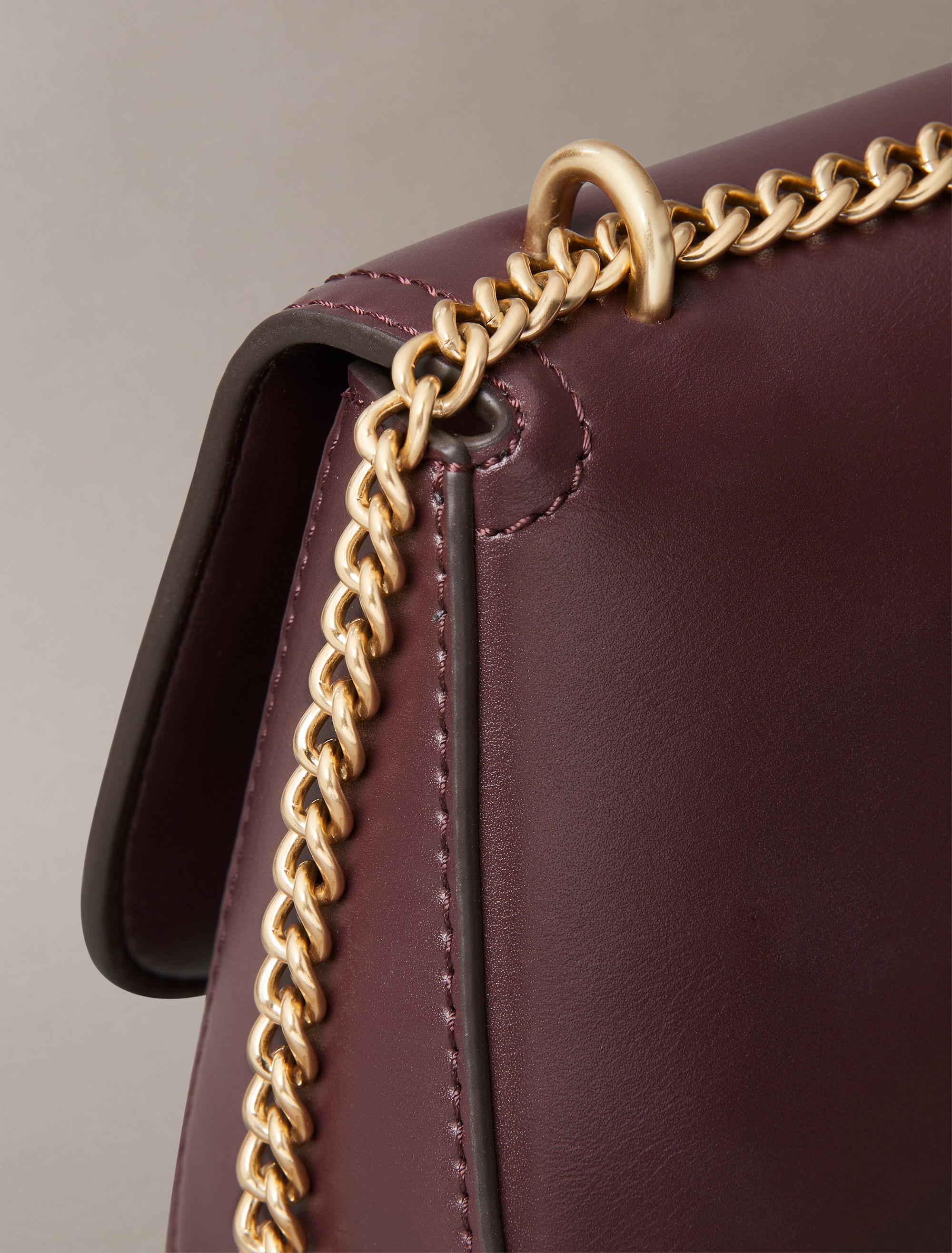 Calvin Klein Umhängetasche »CK CONVERTIBLE CHAIN SMALL BAG«, Abendtasche, Partytasche, Schultertasche, mit Umhängekette