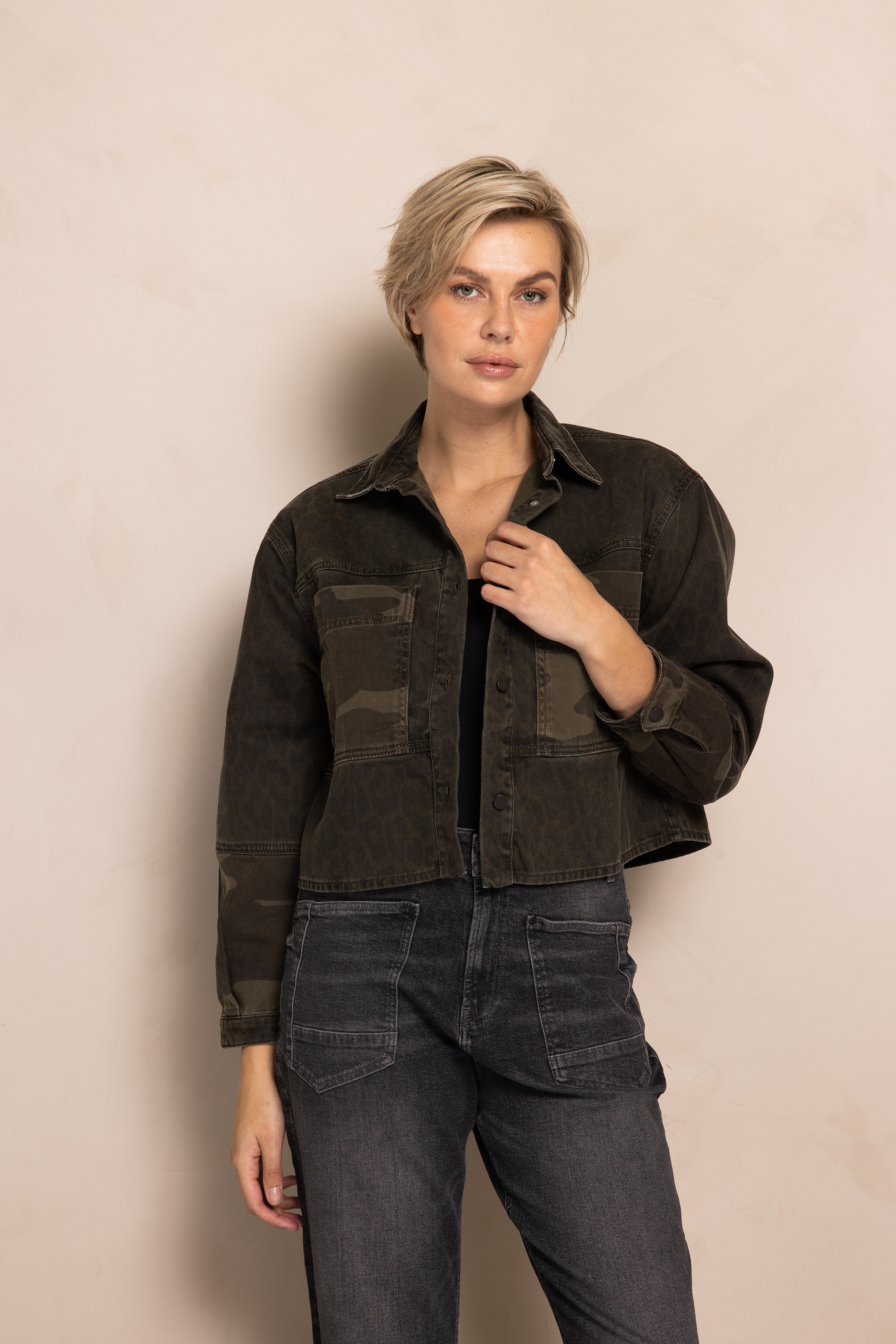 Zhrill Blouson "ZHLOUIE" ohne Kapuze mit Animal-Print, aus Baumwolle, bequeme Passform, mit Knopfleiste
