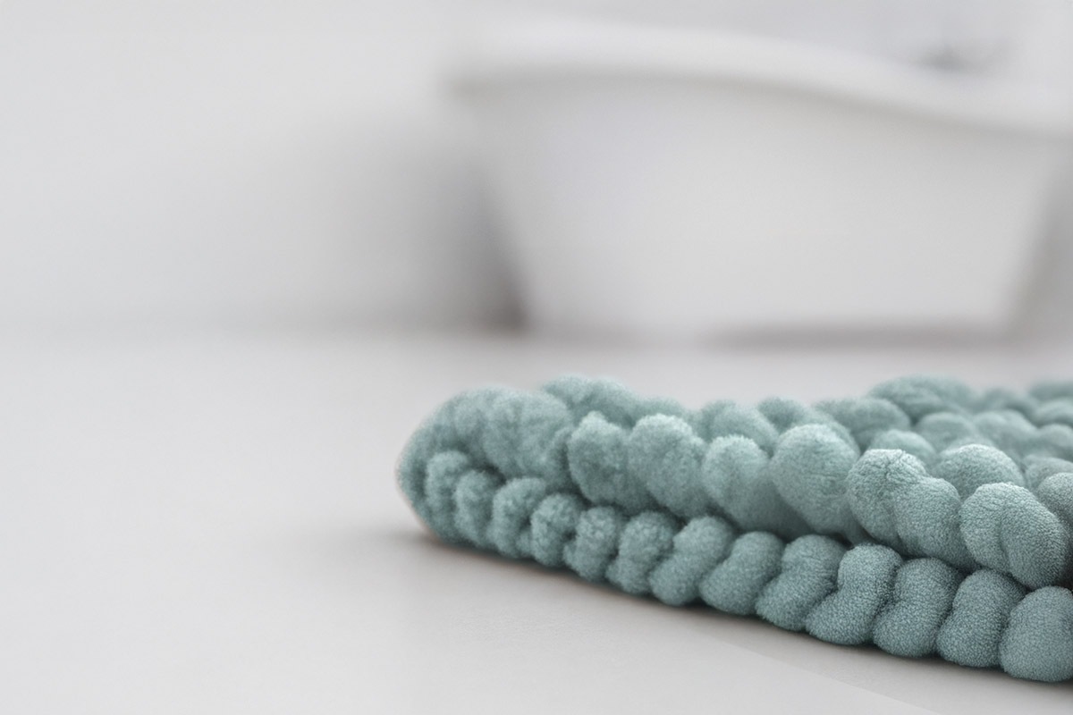 Linea Due Badematte »Punto Uno, Badvorleger, Badezimmer Teppich,« Höhe 18 mm rutschhemmend beschichtet fußbodenheizungsgeeignet | schnell trocknend moderner Badvorleger mit Knötchen-Struktur