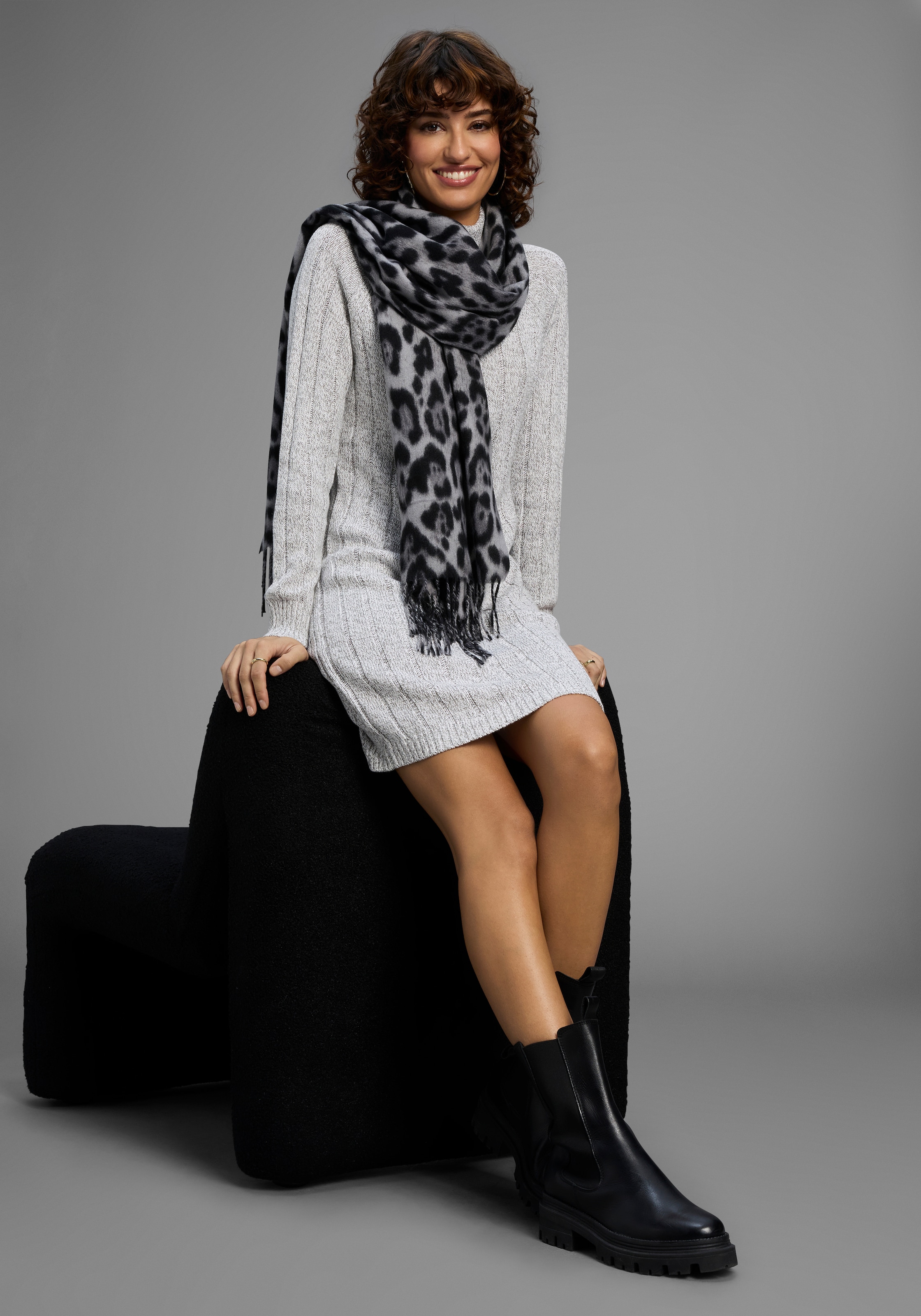 Laura Scott Modeschal, im trendigen Leopard-Design mit Fransen - NEW