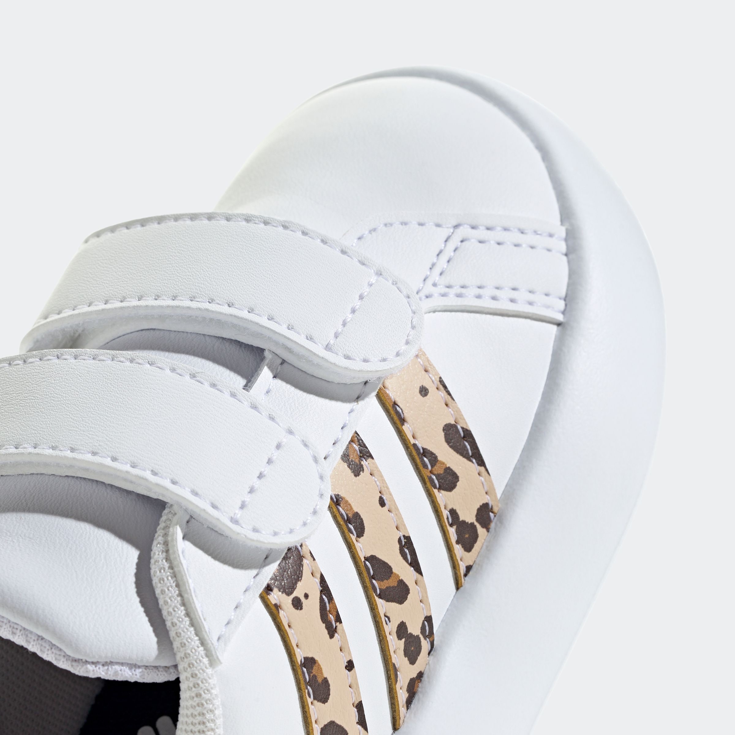 adidas Sportswear Sneaker »GRAND COURT 2.0 KIDS«, Design auf den Spuren des adidas Superstar