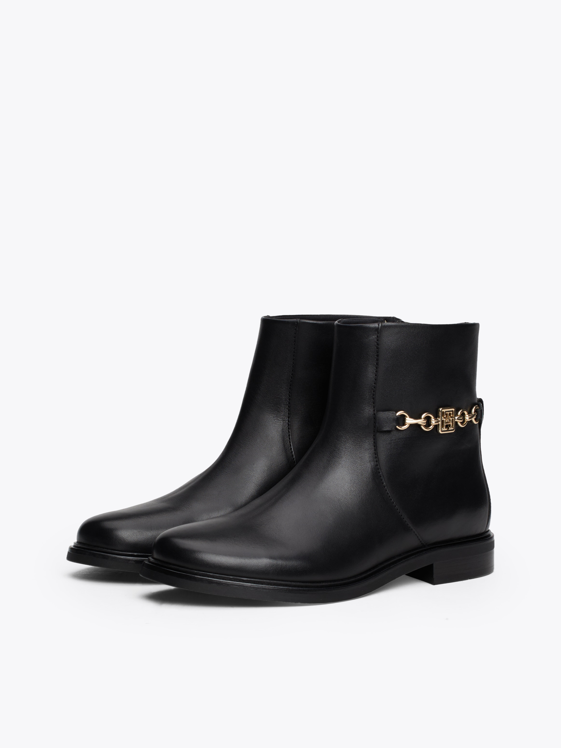 TOMMY HILFIGER Stiefelette »TH CHAIN LEATHER LOW BOOTIE«, Blockabsatz, Businesschuh, Ankleboots mit...