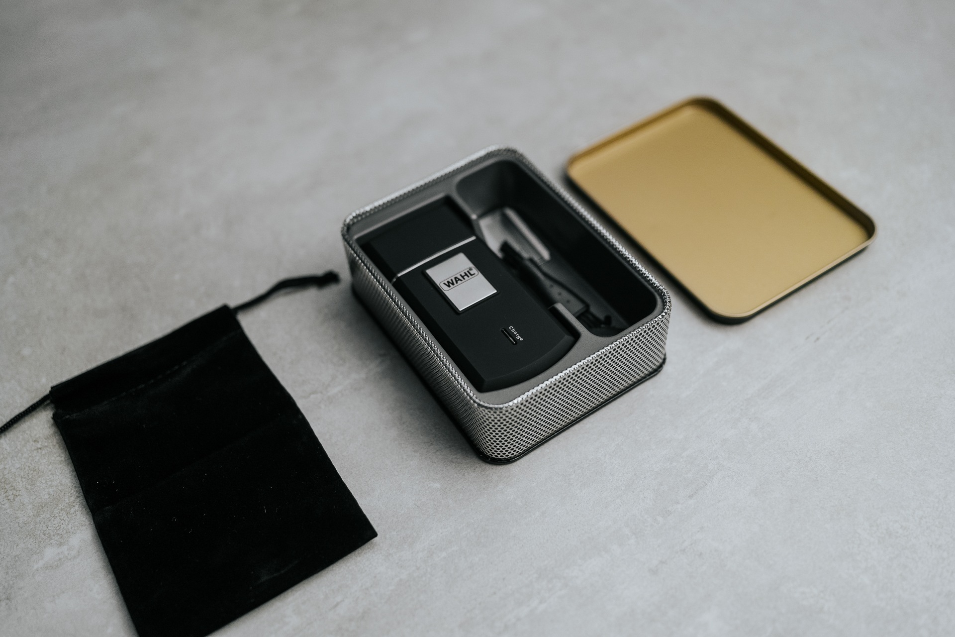 Wahl Elektrorasierer »Travel Shaver« 8 Stk. Aufsätze Kompaktes Design, LED-Ladenanzeige