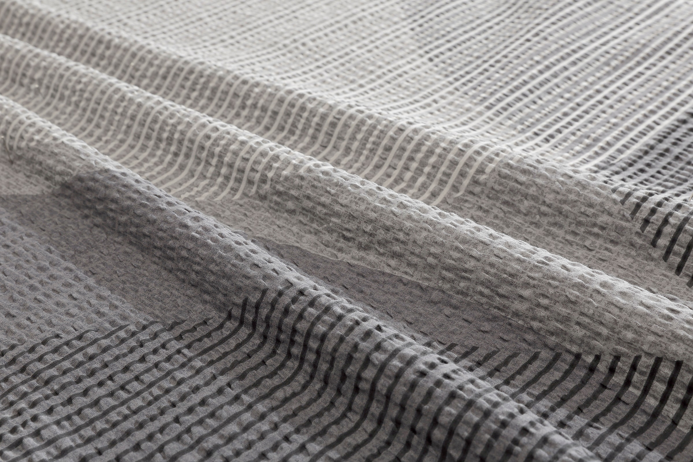 BIERBAUM Bettwäsche »Carla in Gr. 135x200 oder 155x220 cm«, Bettwäsche aus Baumwolle, geometrische Bettwäsche mit Reißverschluss