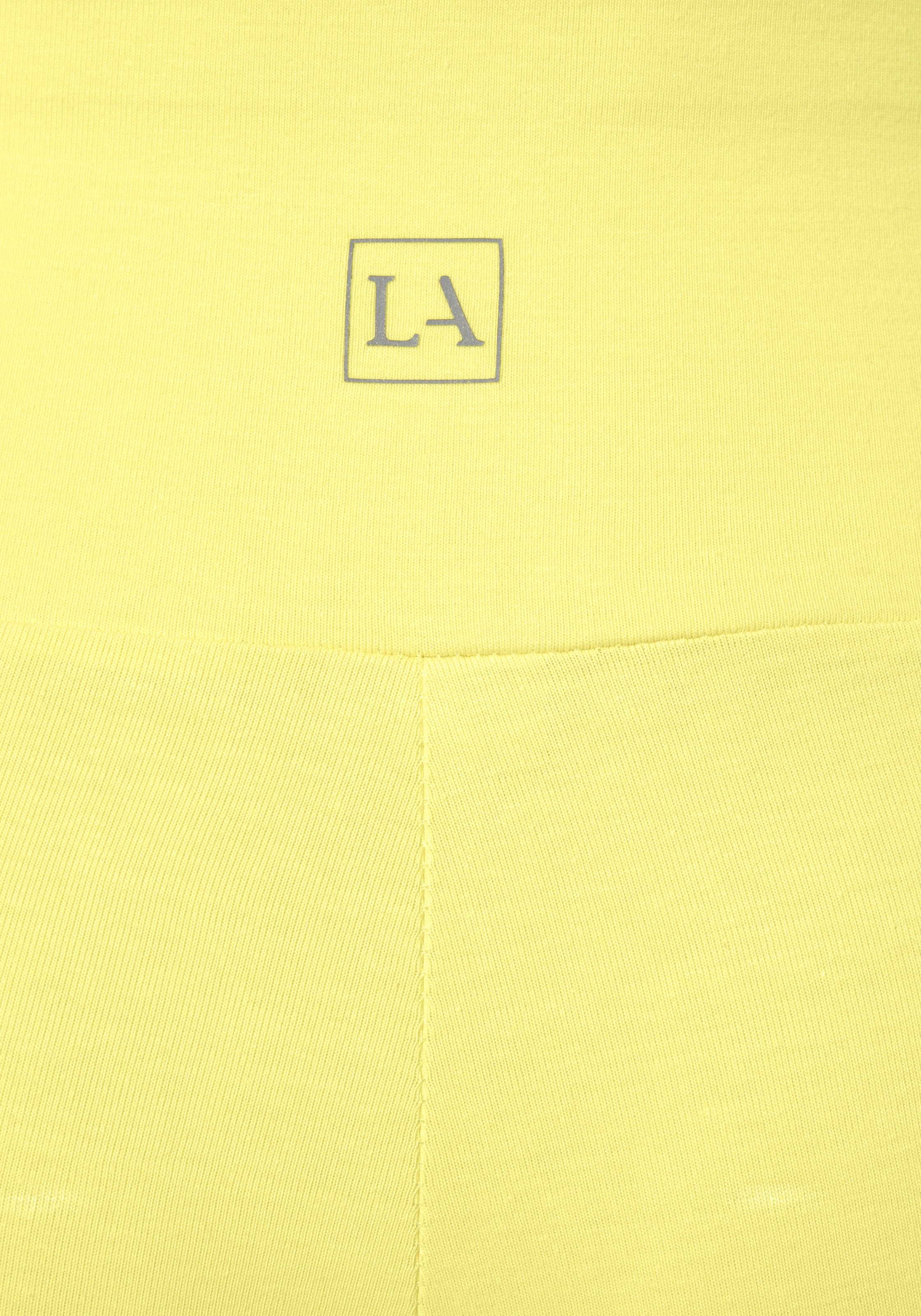 LASCANA Shorts, mit breitem Bündchen und Logodruck, Loungewear