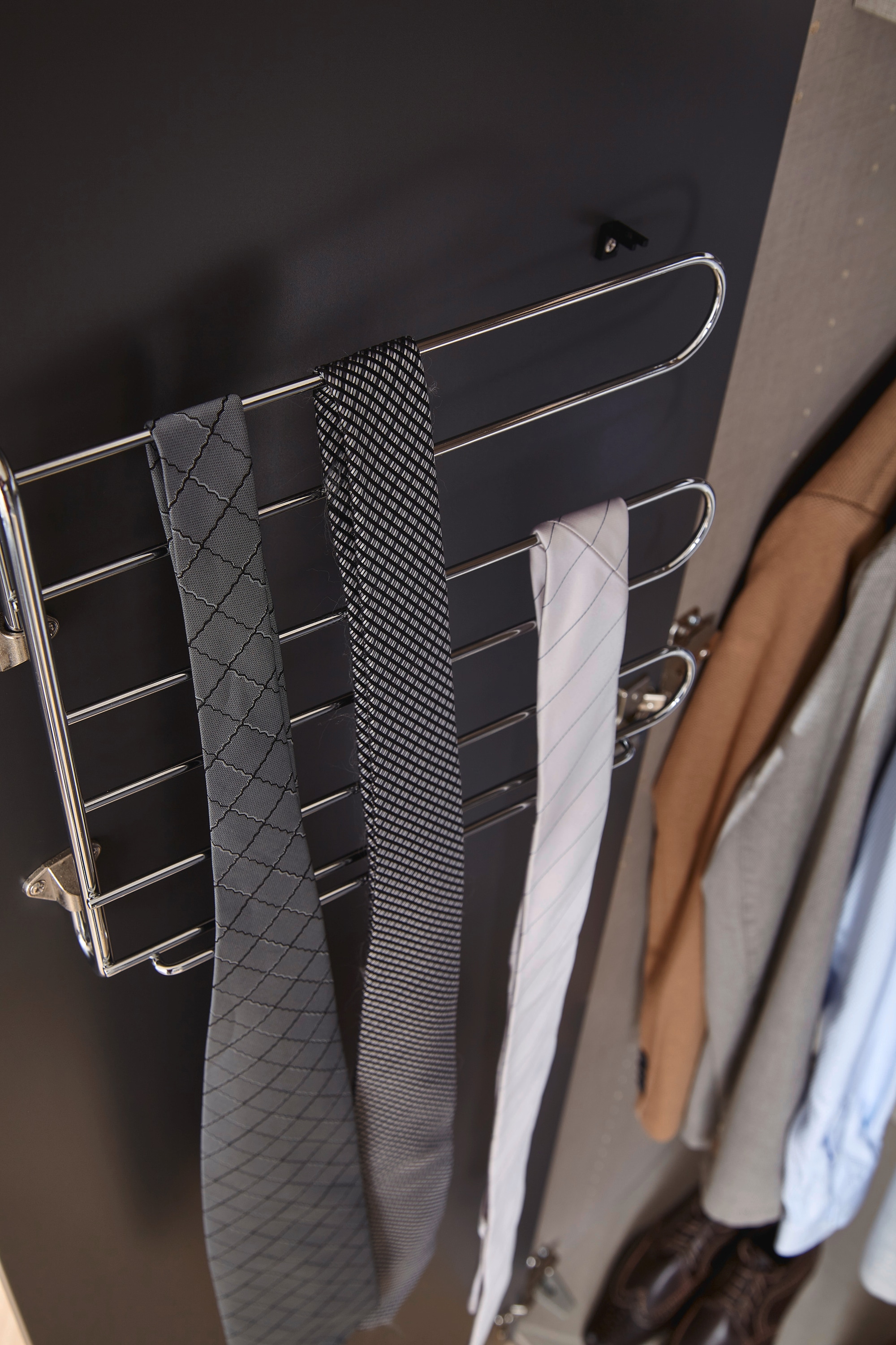 rauch Drehtürenschrank »Purisma«, mit Schubladen und umfangreichem Zubehör, mit Soft-Close-Funktion