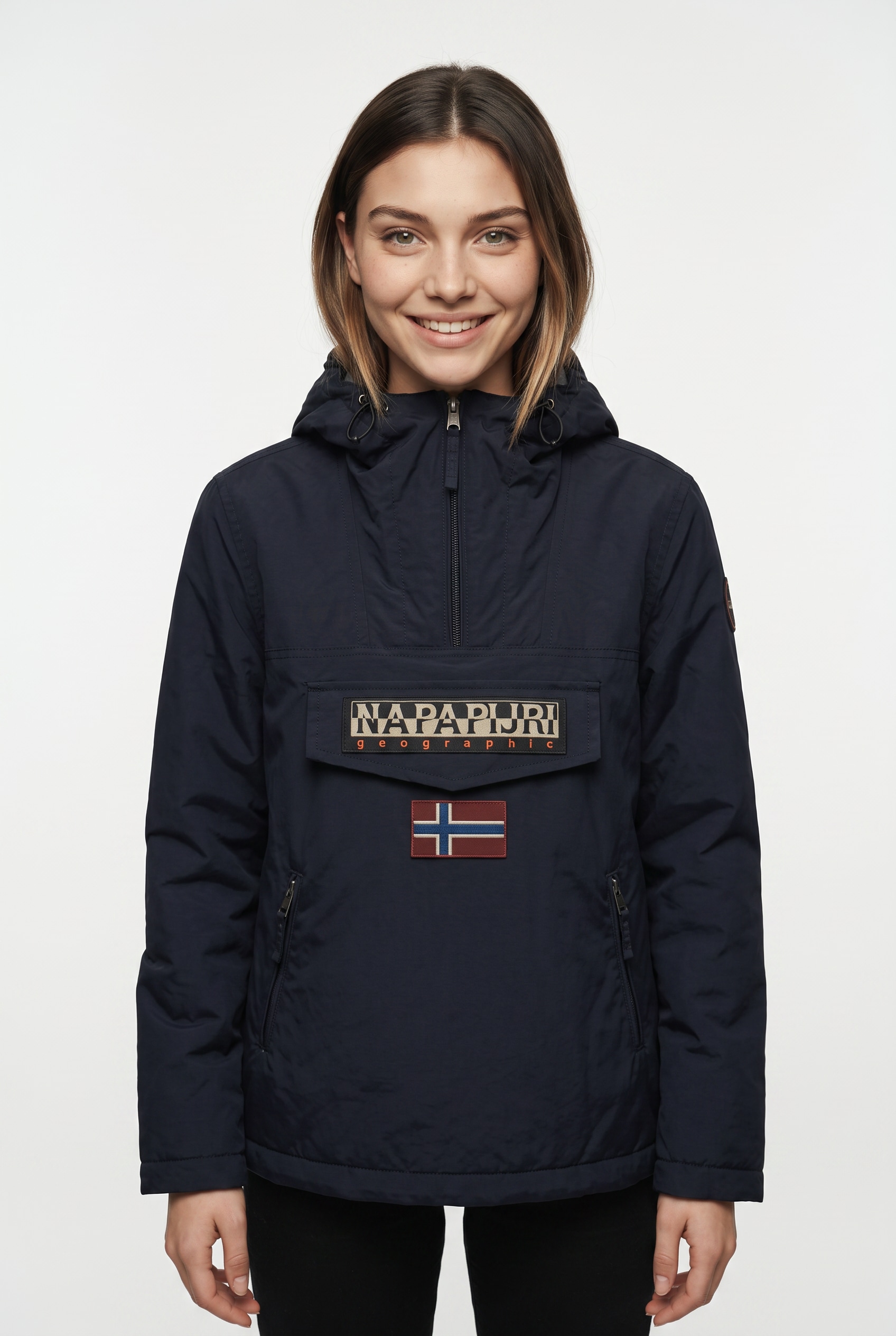 Napapijri Anorak "RAINFOREST W PKT 4 DEMITASSE WT3" mit Kapuze mit markanter Silhouette, in Unifarben