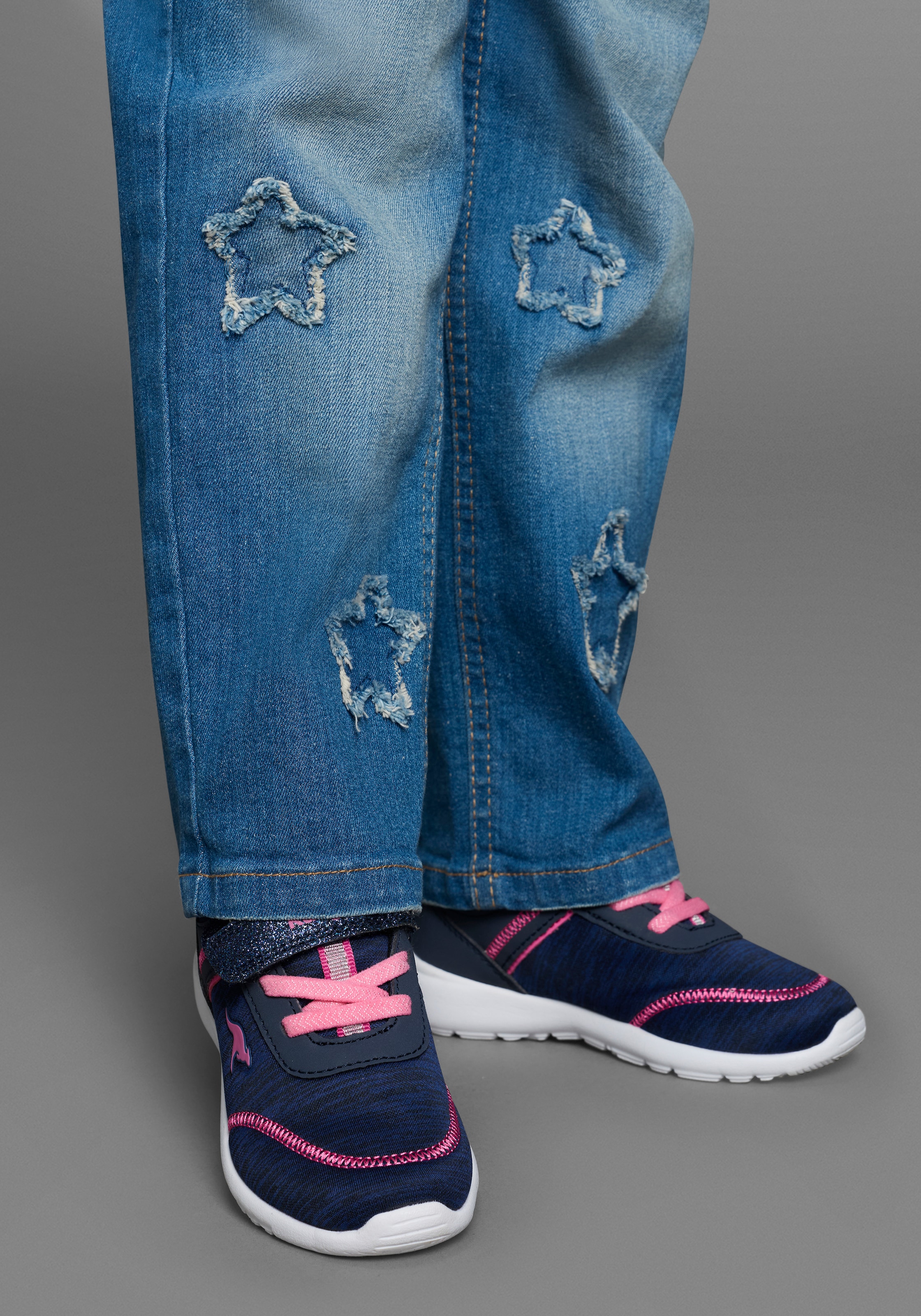 KangaROOS Stretch-Jeans »Stretchjeans mit Applikation«, Jeans mit süßen Sternen-Aufnähern