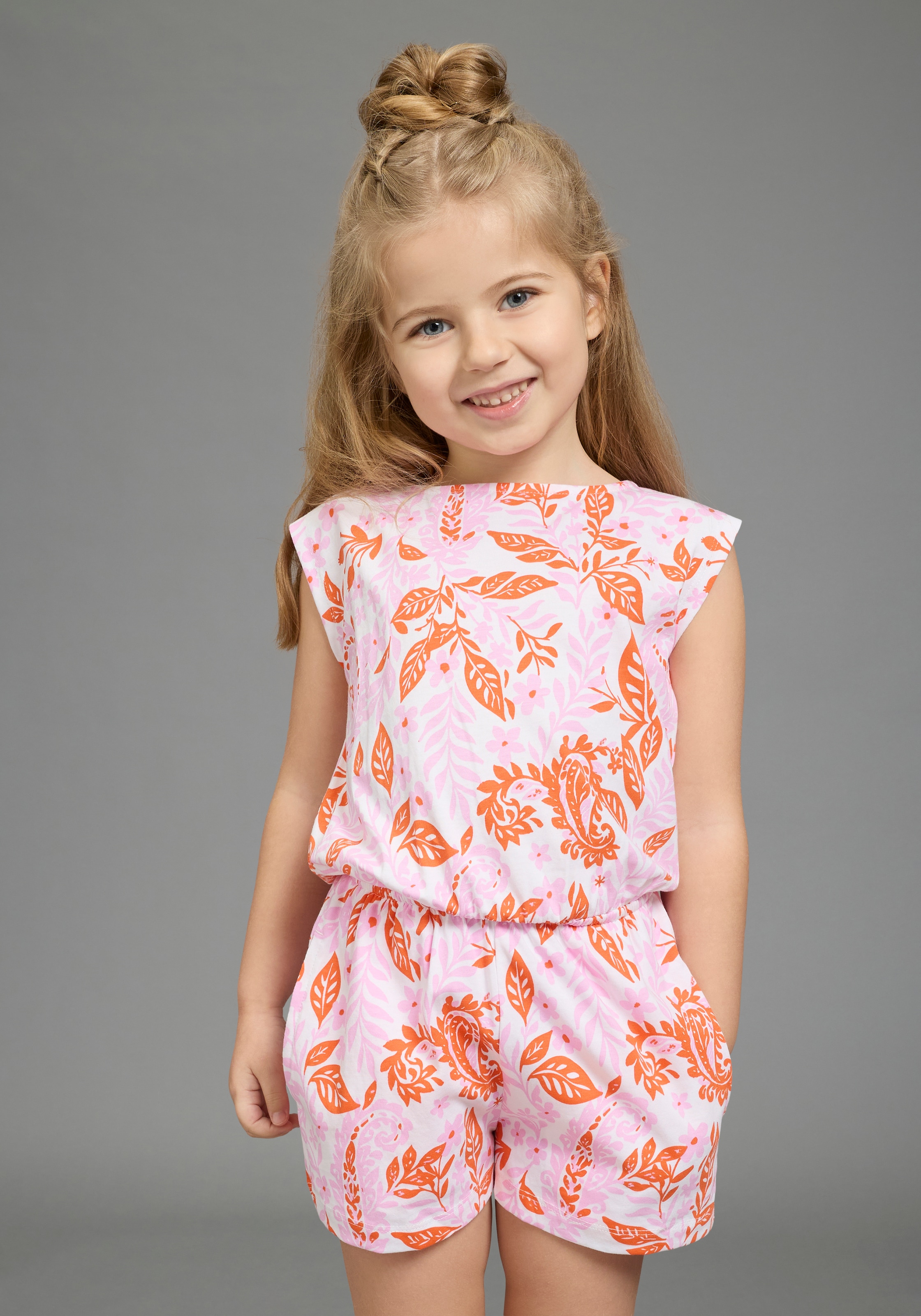 Jumpsuit KIDSWORLD "Kurzer Overall mit Paisley-Druck", Mädchen, Gr. 140, N-Gr, pink gemustert, Single Jersey, Obermaterial: 100% Baumwolle, Paisley, geblümt, kurz, Rundhals, Overalls Jumpsuit, mit Paisley- und Blumenprint, aus weichem Single Jersey