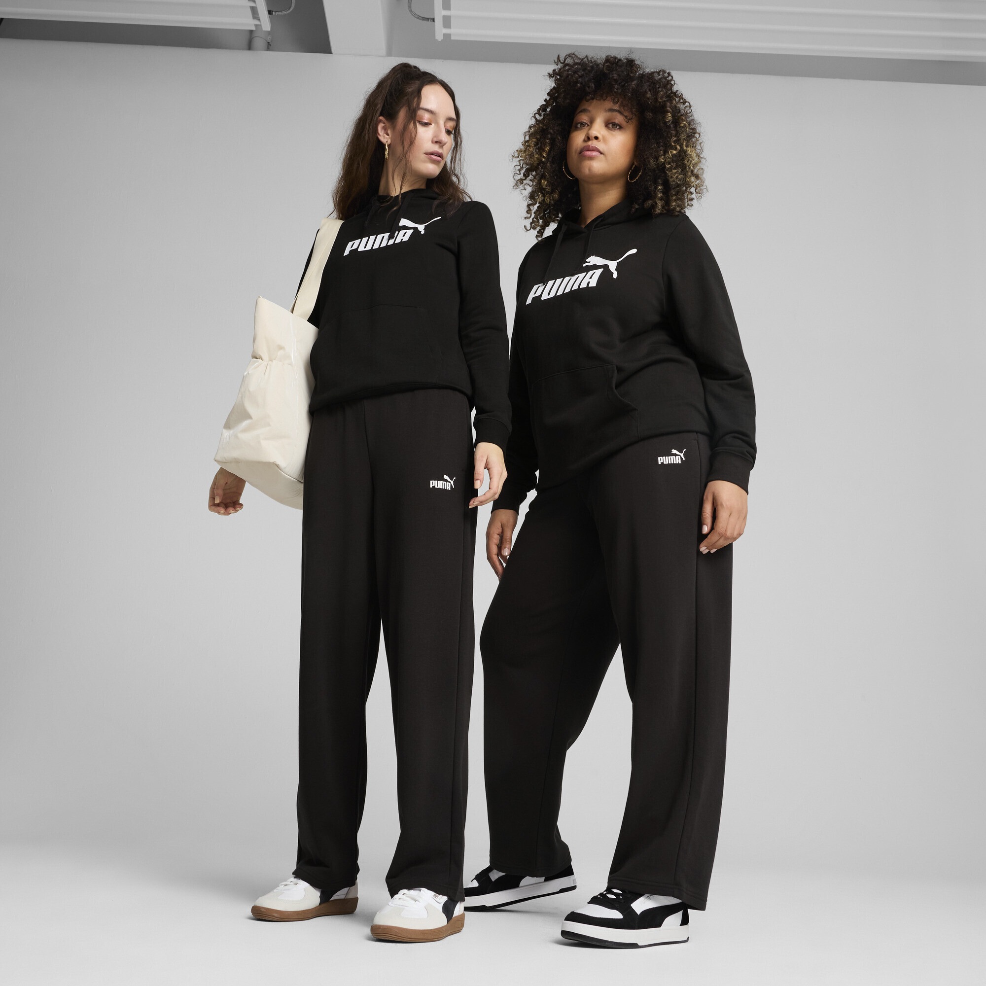 PUMA Sporthose »ESS Small No. 1 Logo Comfort Straight Hose Damen«