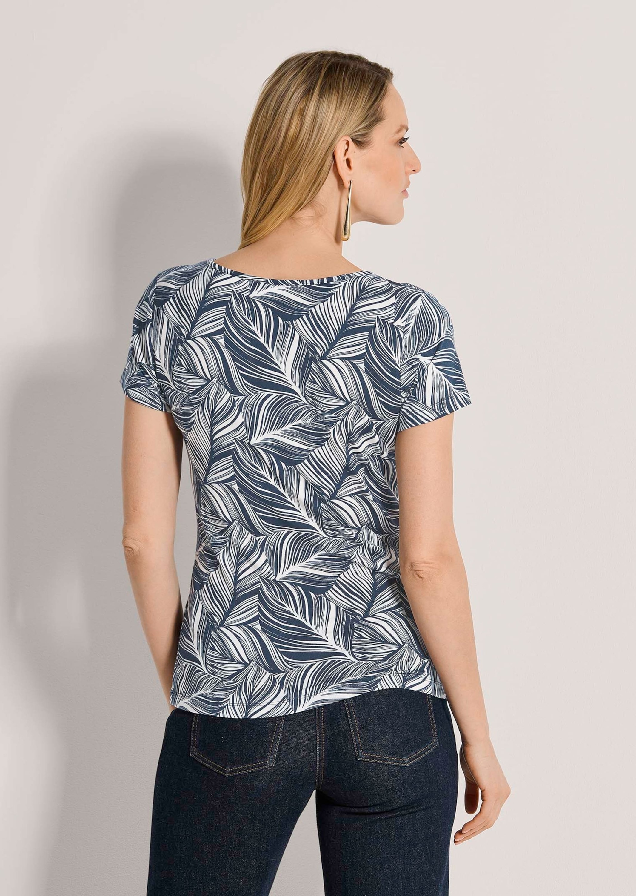 MADELEINE Kurzarmshirt »Shirt Viskoseshirt mit Blattprint«