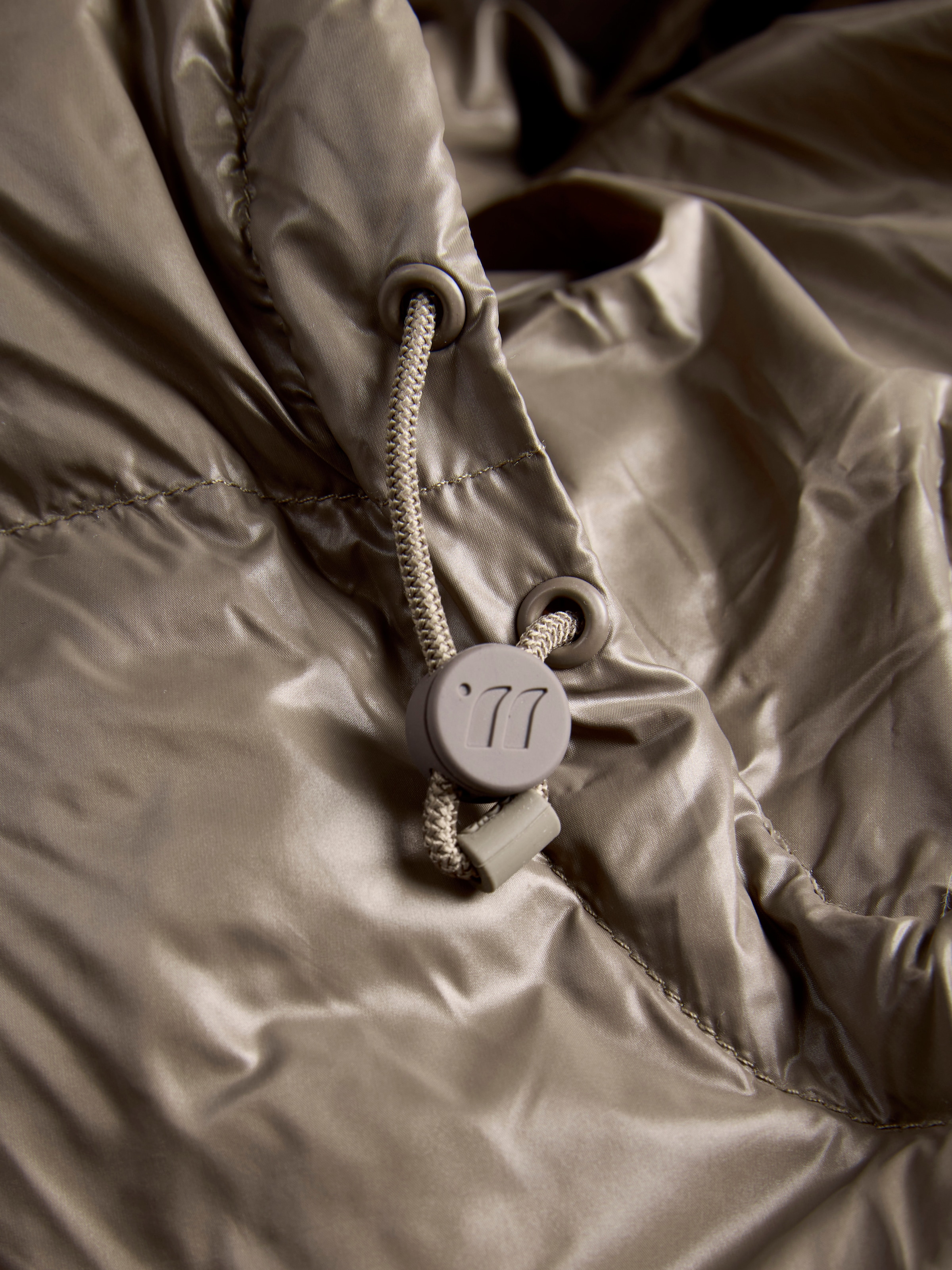 Jack & Jones Steppjacke »JCOCLUB SHINY PUFFER JACKET BF« mit Kapuze Kunstfaser, regular fit