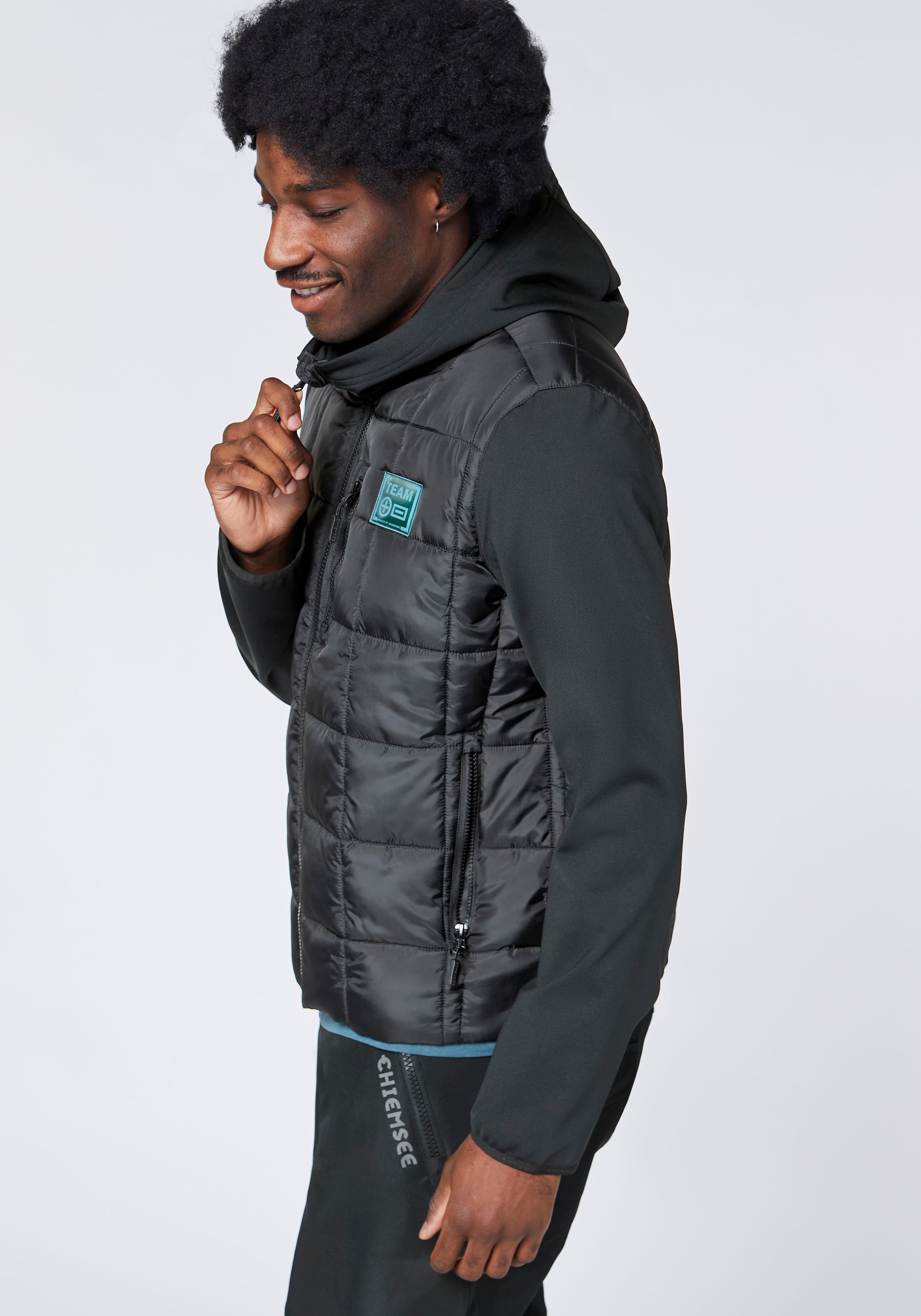 Chiemsee Funktionsjacke mit Kapuze - mit modisch gestepptem Mittelbereich<br/>