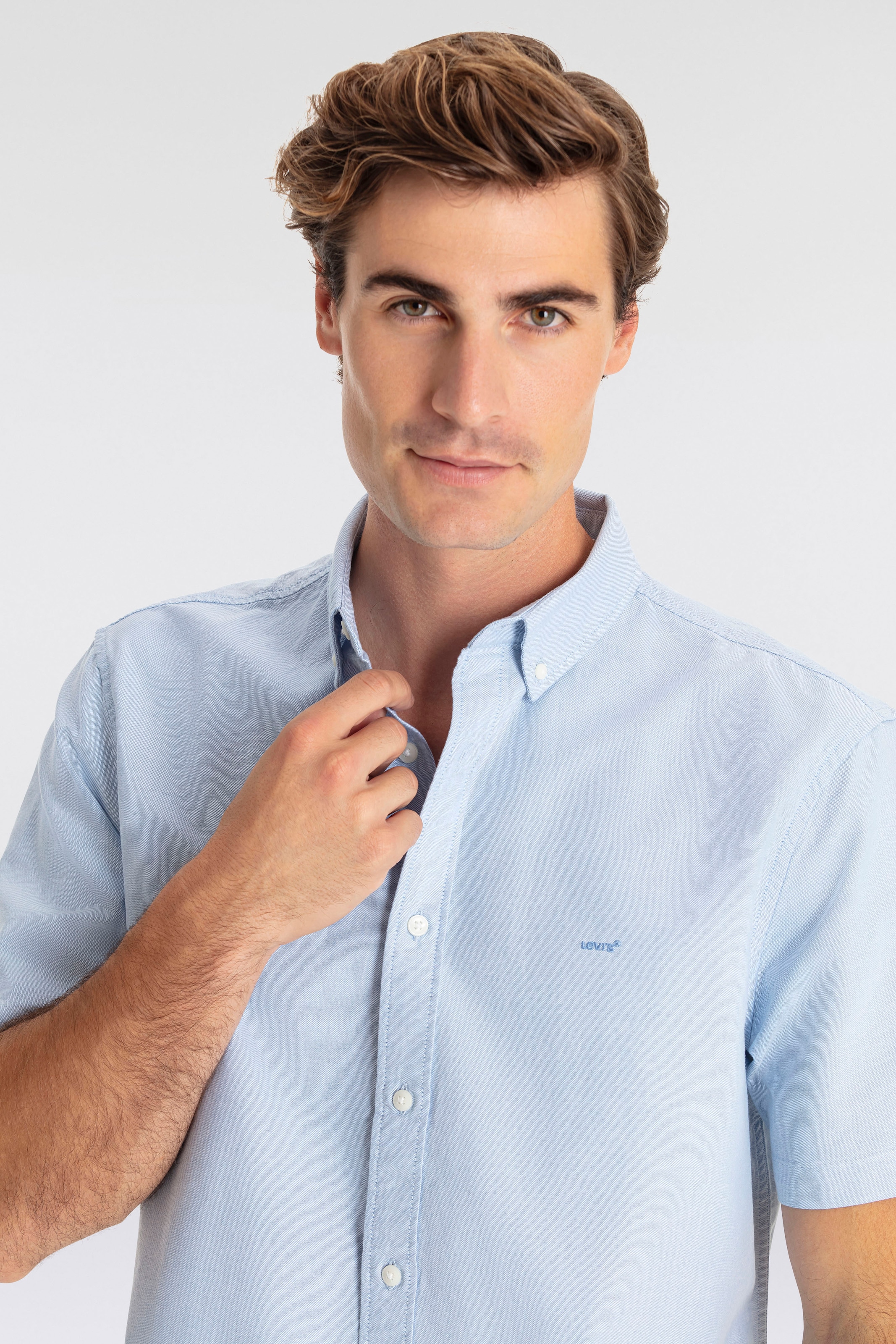 Levi's® Kurzarmhemd »SS AUTHENTIC BUTTON DOWN«, mit kleiner Logostickerei auf der Brust