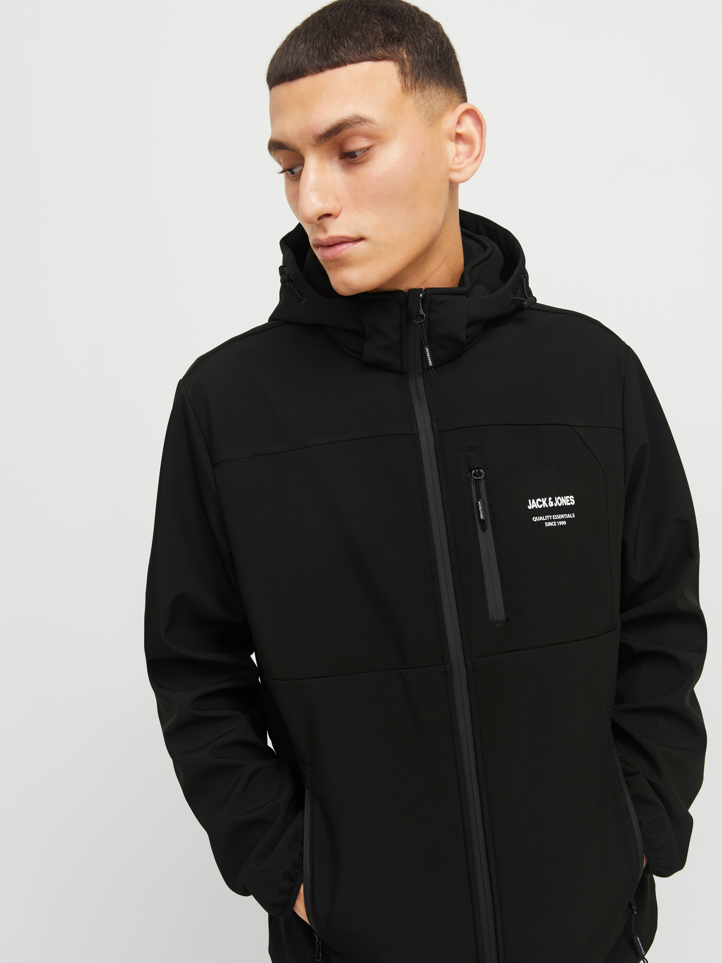 Jack & Jones Softshelljacke »JJTHEO SOFTSHELL JACKET«, mit Kapuze