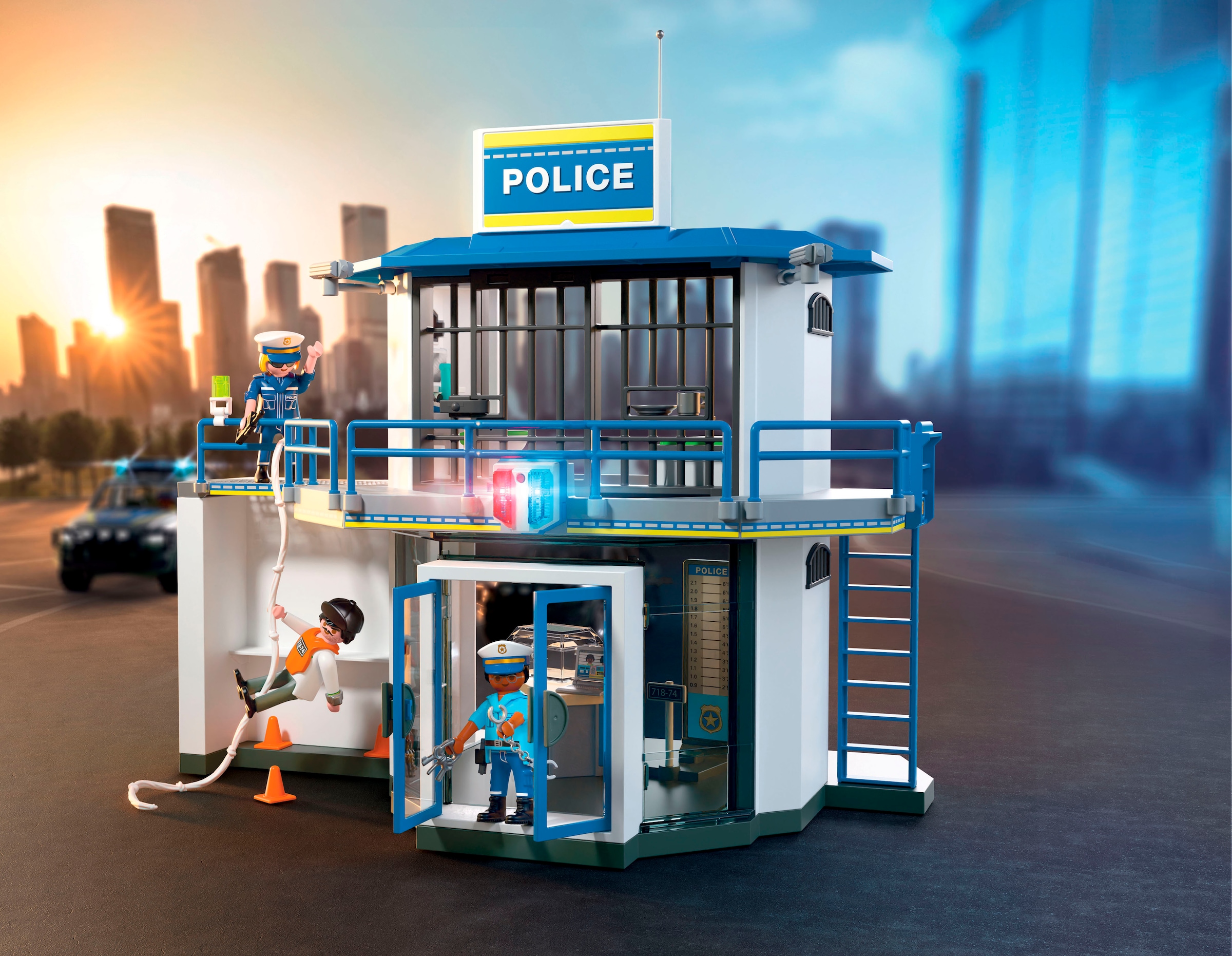 Playmobil® Konstruktions-Spielset »Polizeiwache mit Fahndungsraum (71874), Action Heroes«, (129 St.), Made in Europe