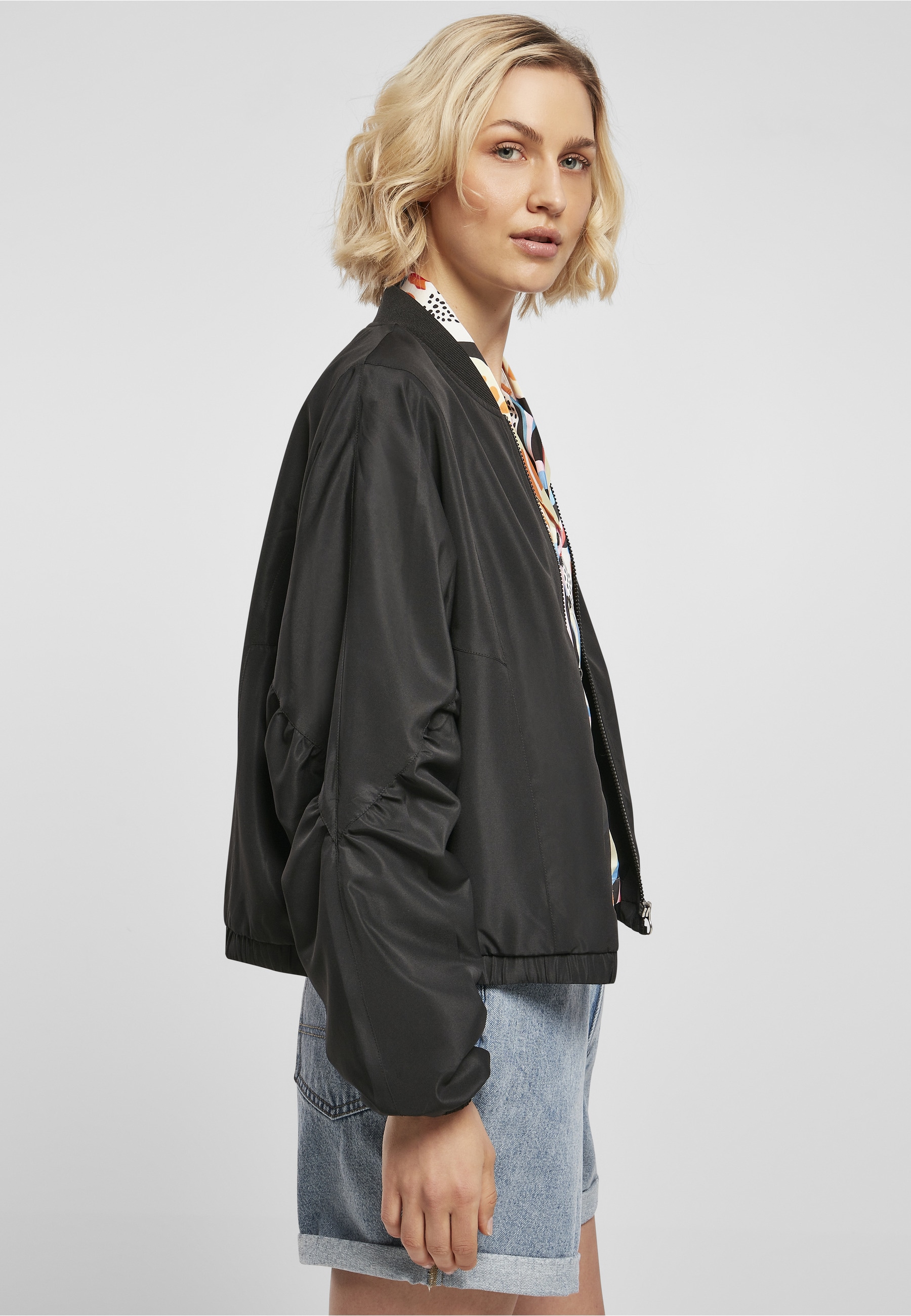 URBAN CLASSICS Anorak »Urban Classics Damen Ladies Recycled Batwing Bomber Jacket« 1 Stk. tlg. ohne Kapuze